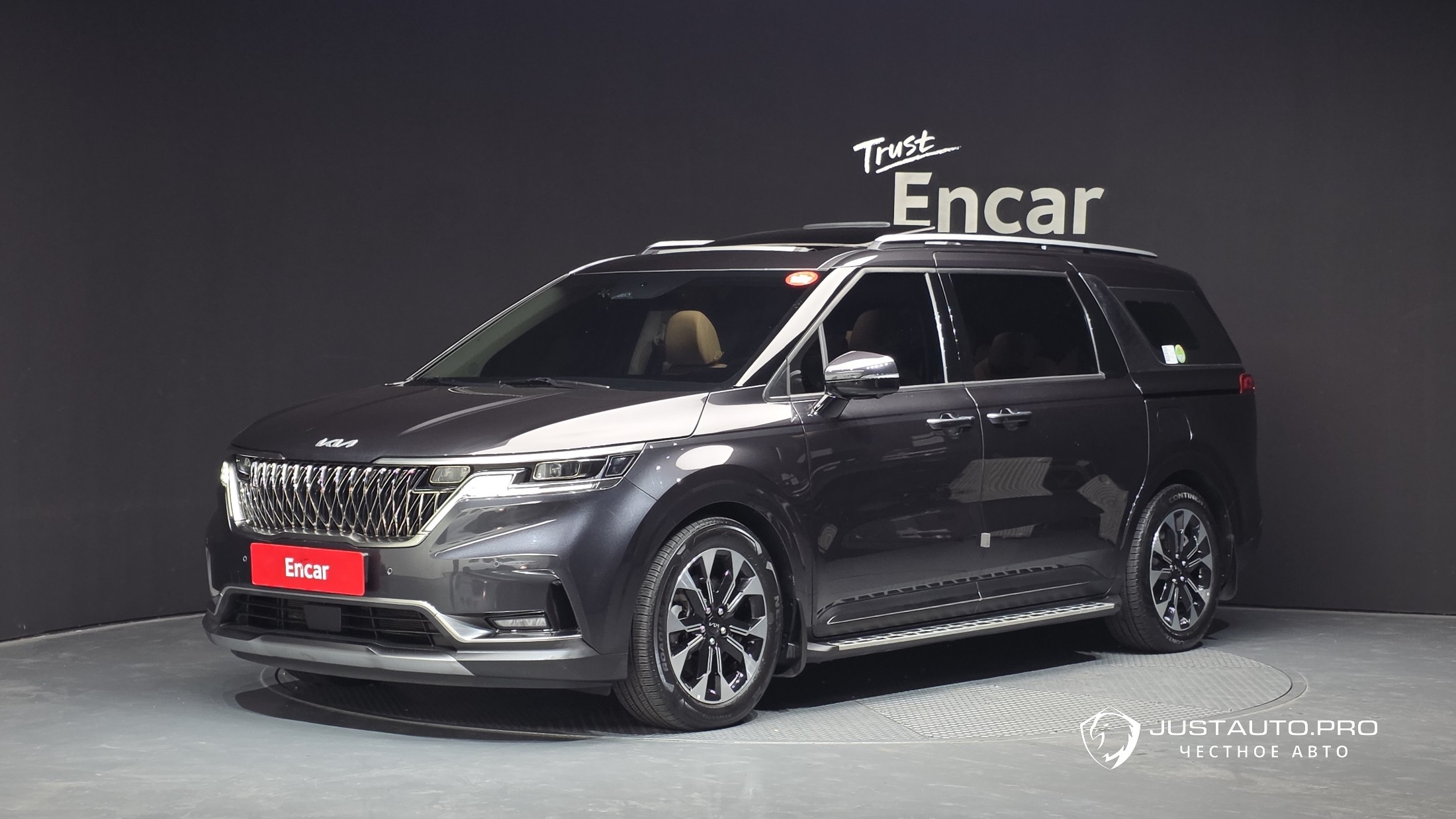 Автомобиль Kia Canival