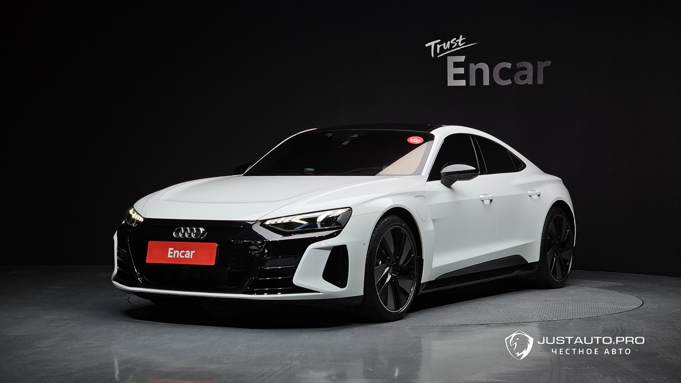 Автомобиль Audi e-tron GT