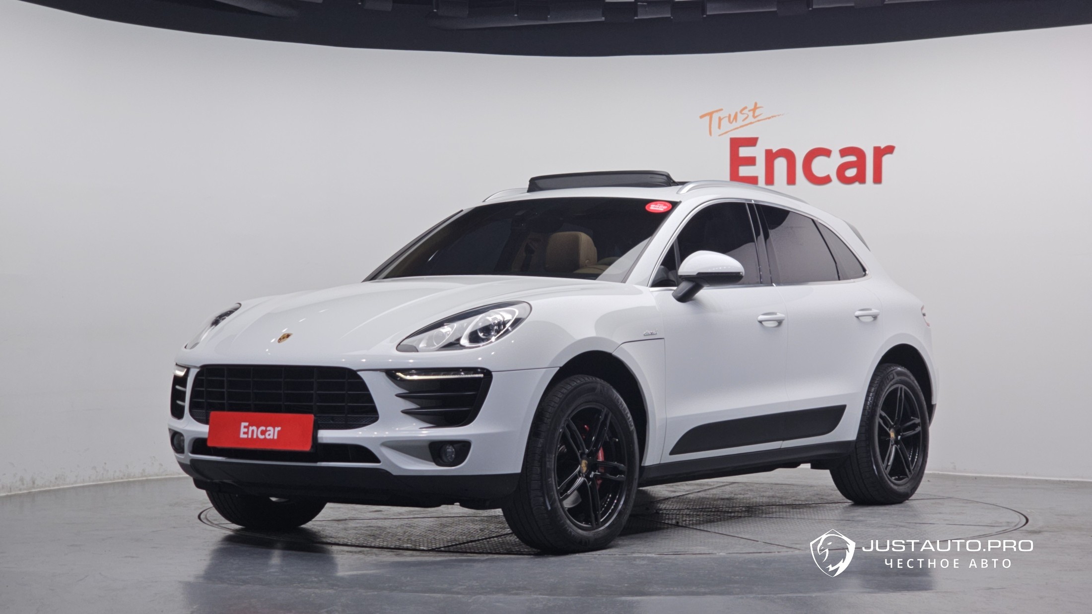 Автомобиль Porsche Macan