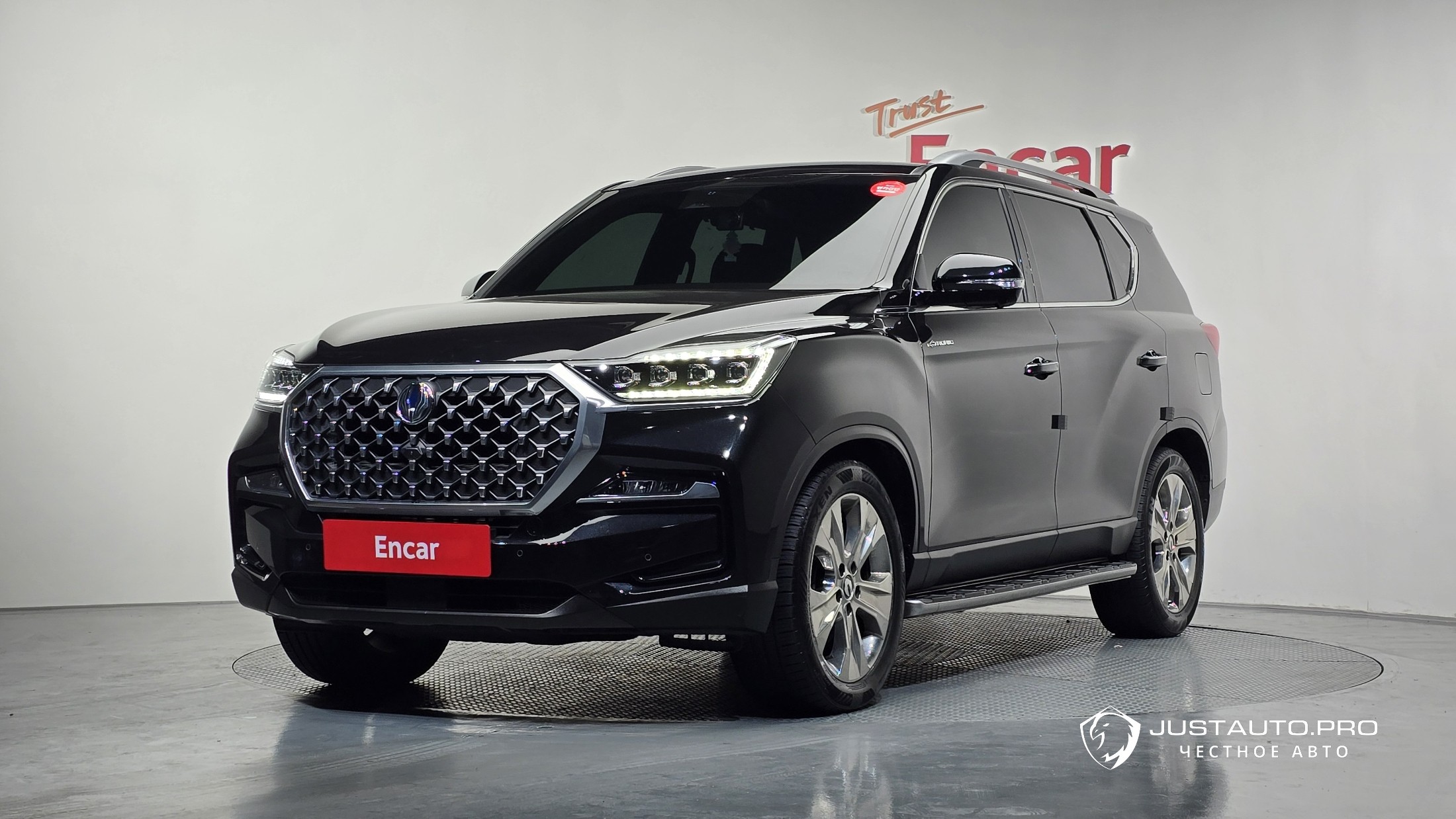 Автомобиль KG_Mobility_Ssangyong Rexton