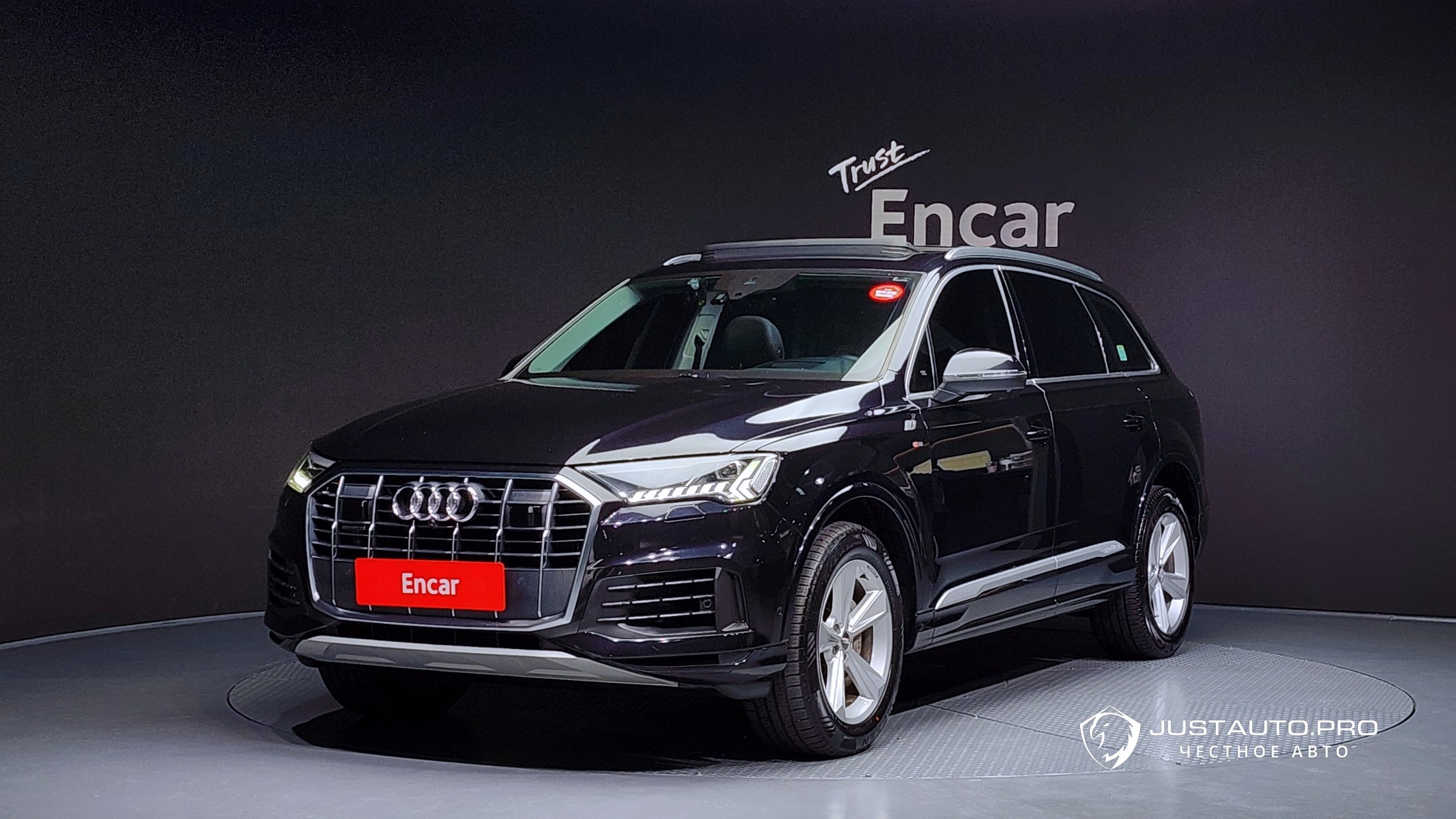 Автомобиль Audi Q7