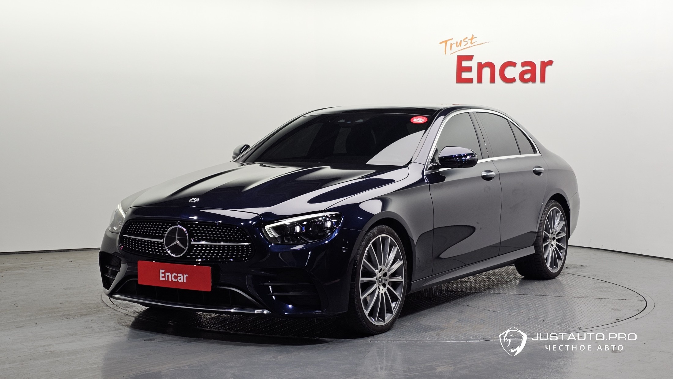 Автомобиль Mercedes-Benz E-Class