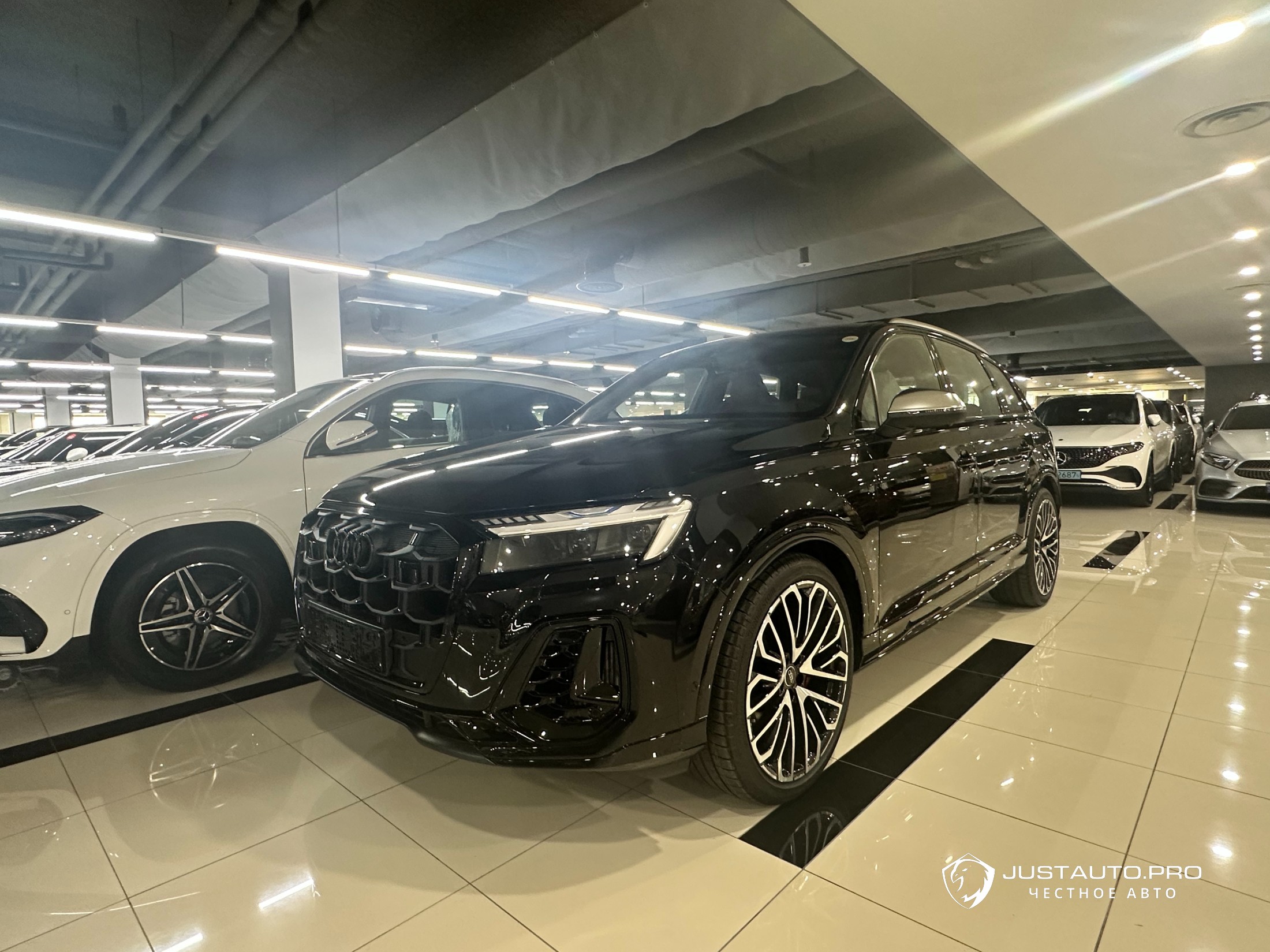 Автомобиль Audi SQ7