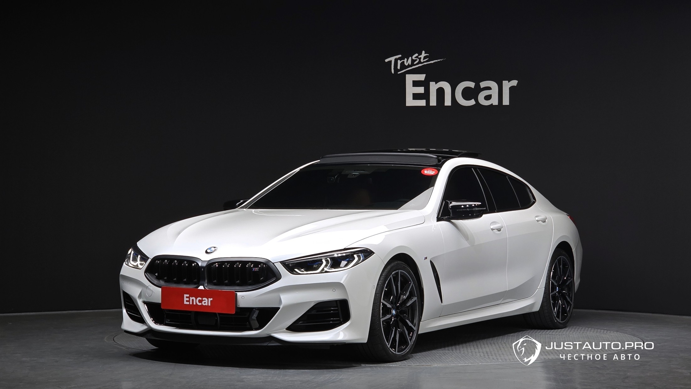 Автомобиль BMW 8-Series