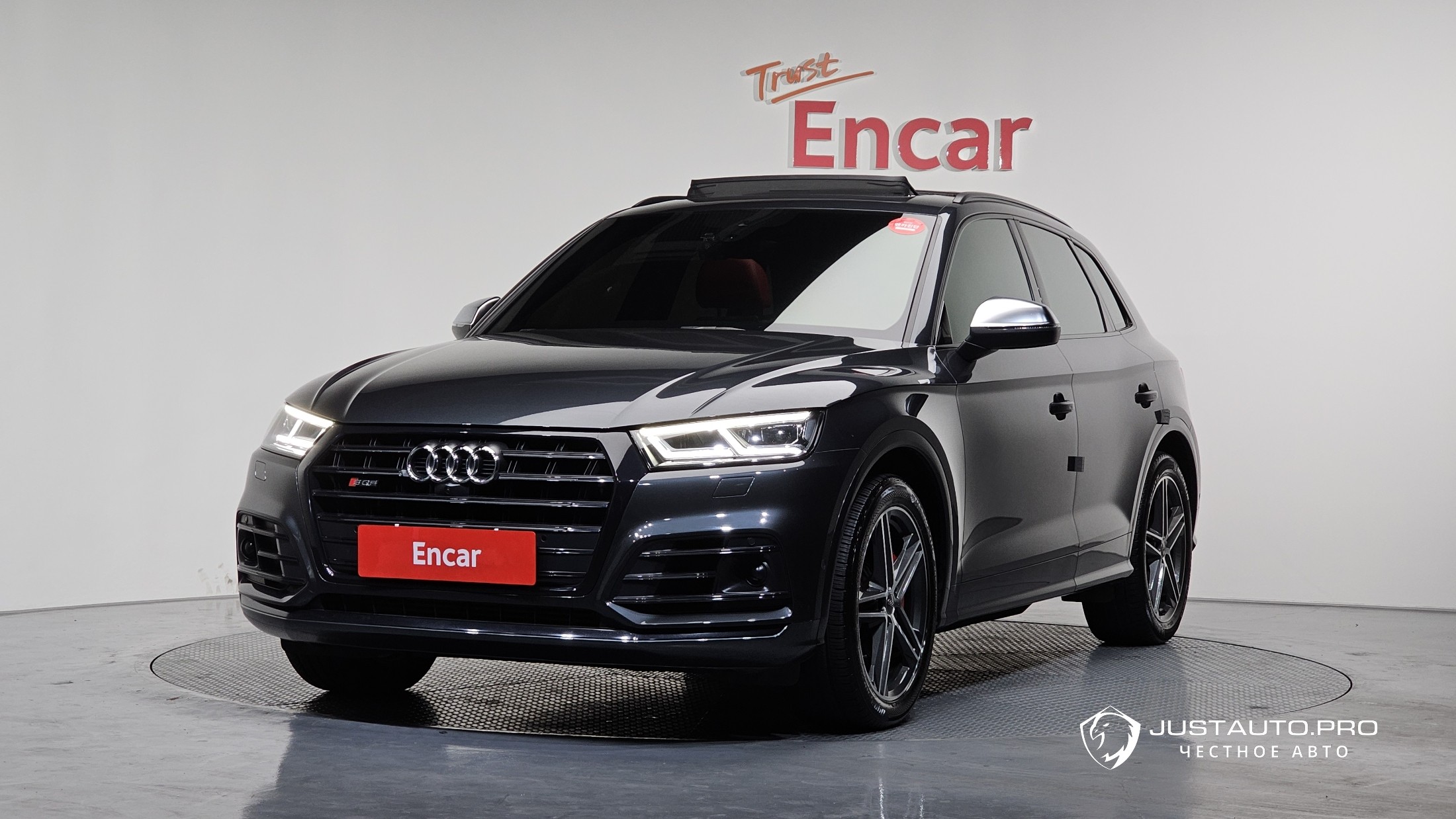 Автомобиль Audi SQ5
