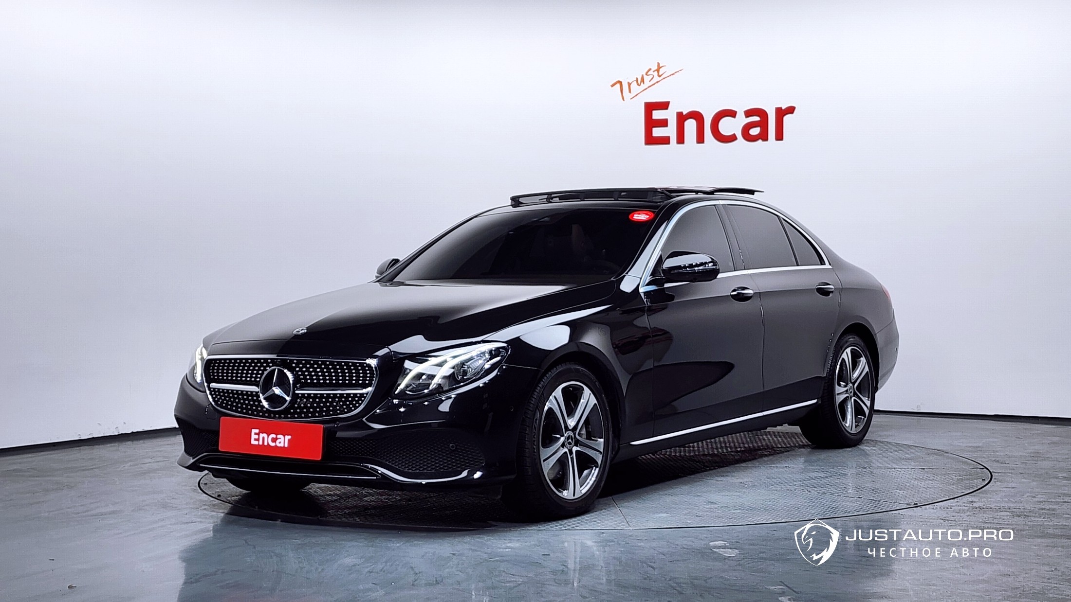 Автомобиль Mercedes-Benz E-Class