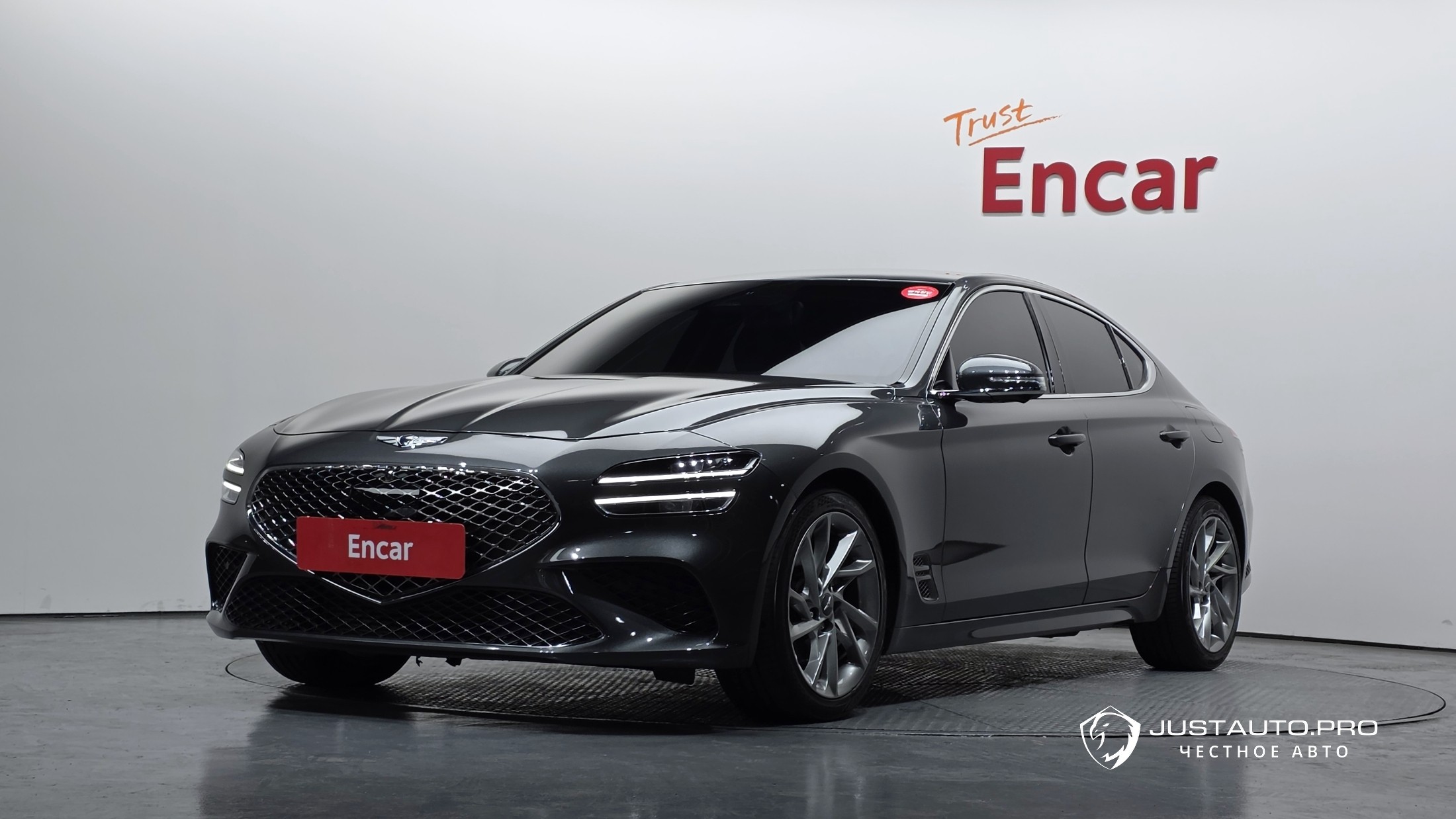 Автомобиль Genesis G70