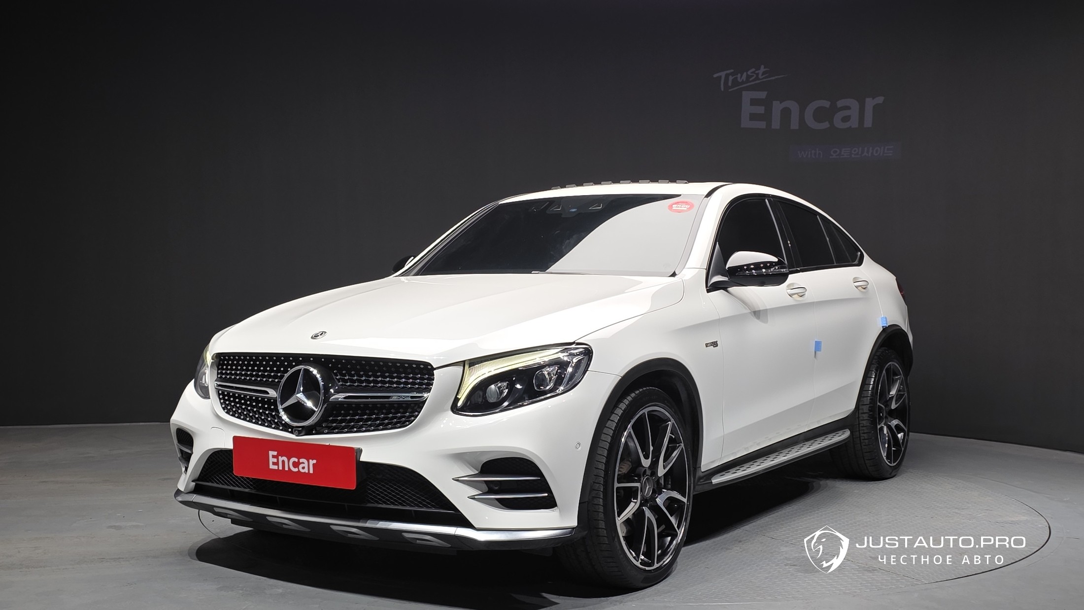 Автомобиль Mercedes-Benz GLC-Class