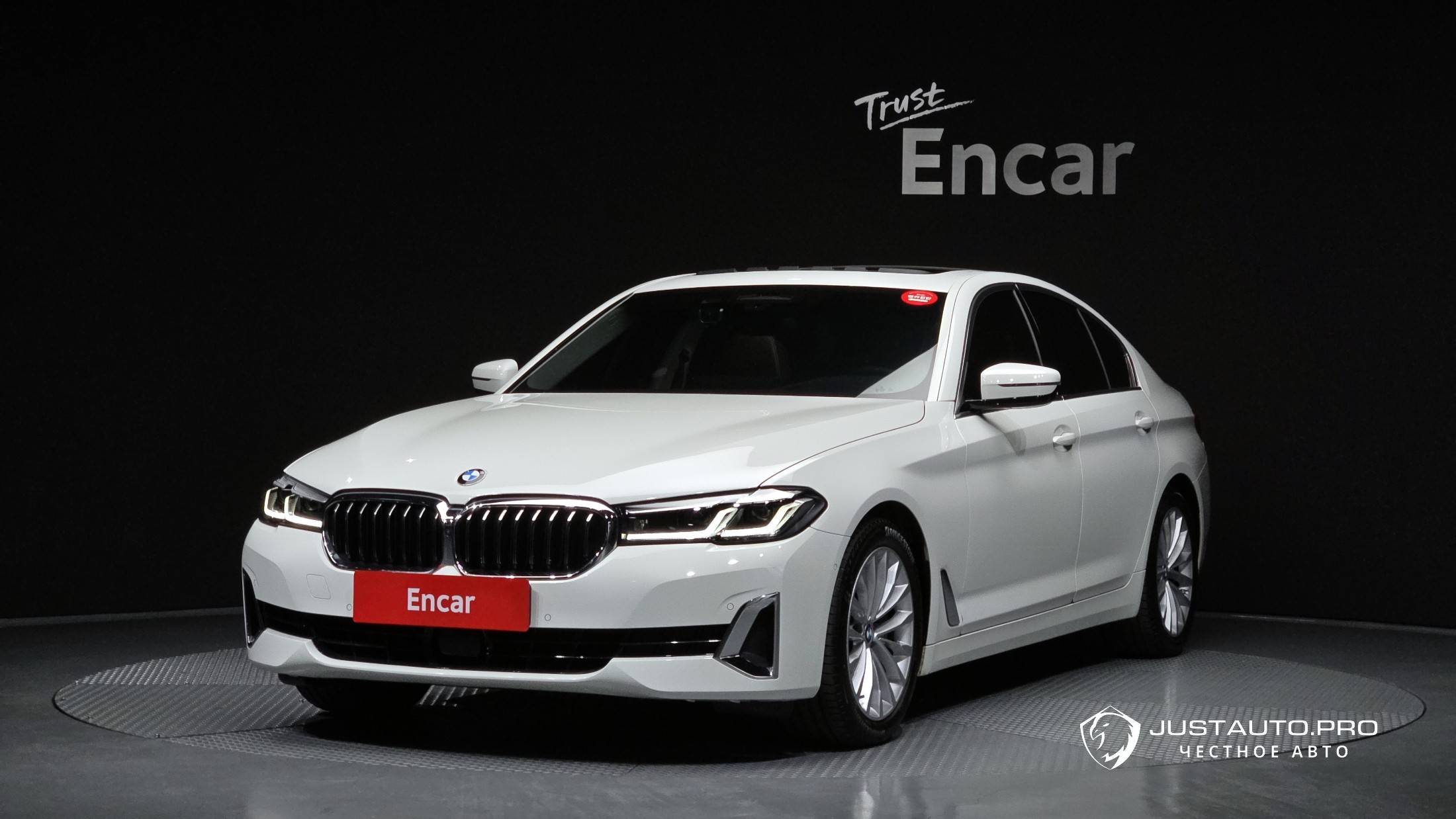 Автомобиль BMW 5-Series