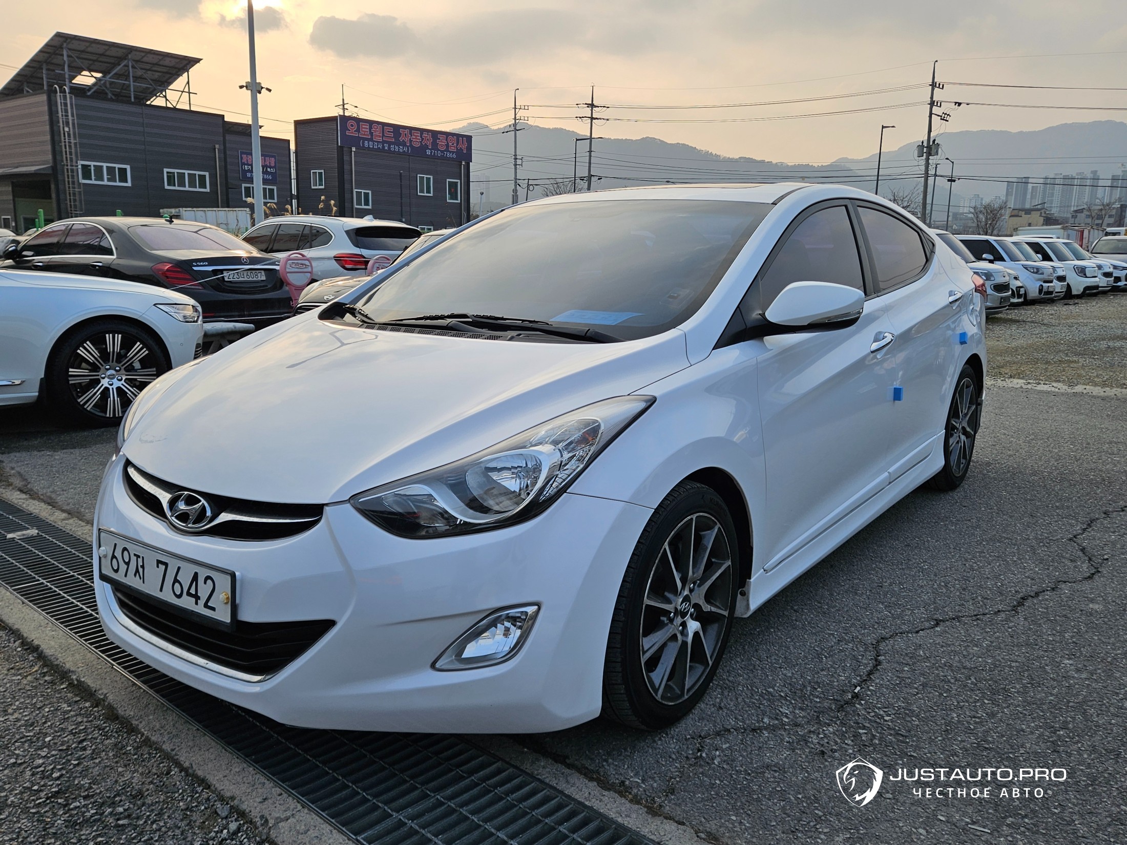 Автомобиль Hyundai AVANTE