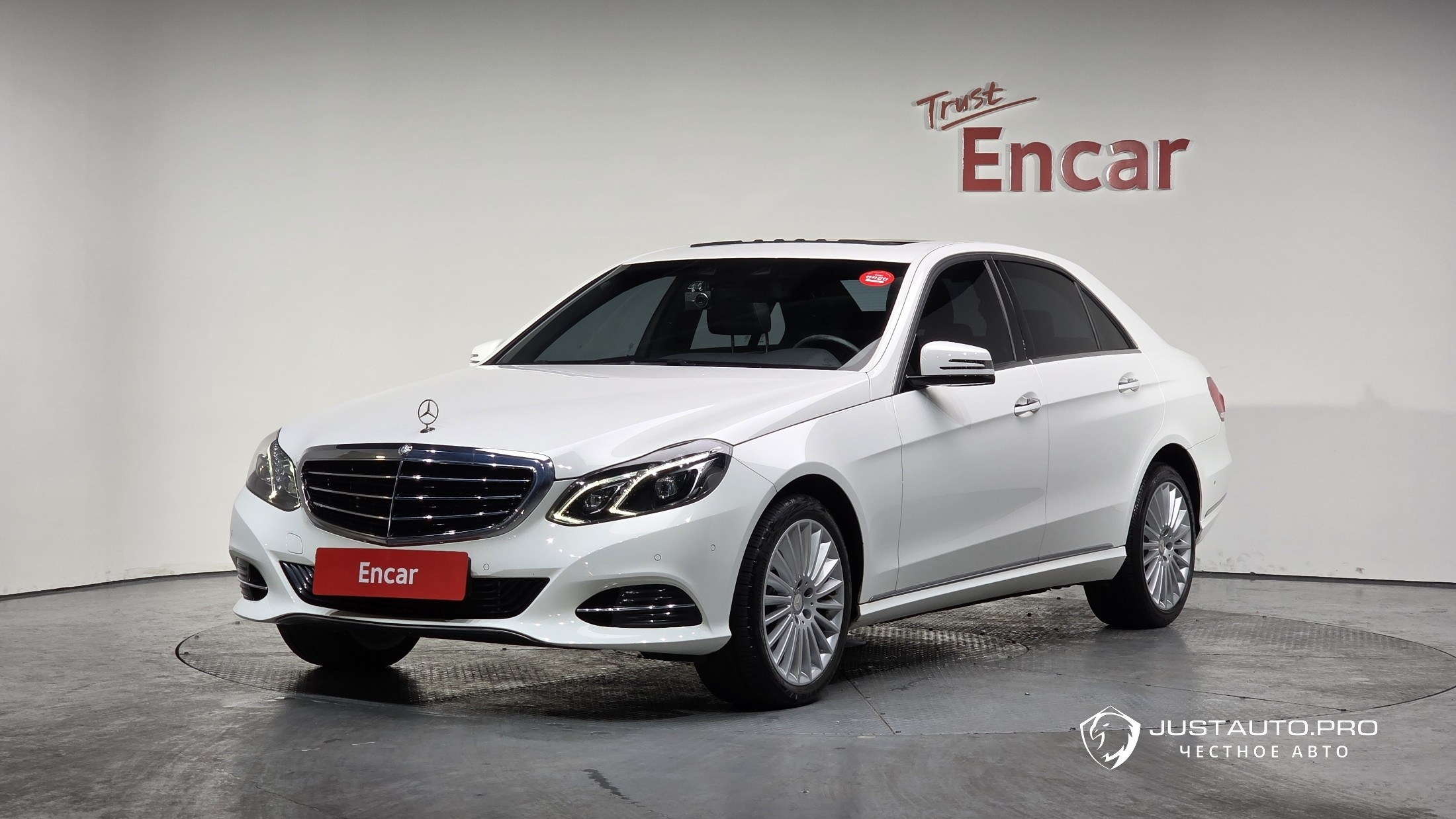 Автомобиль Mercedes-Benz E-Class