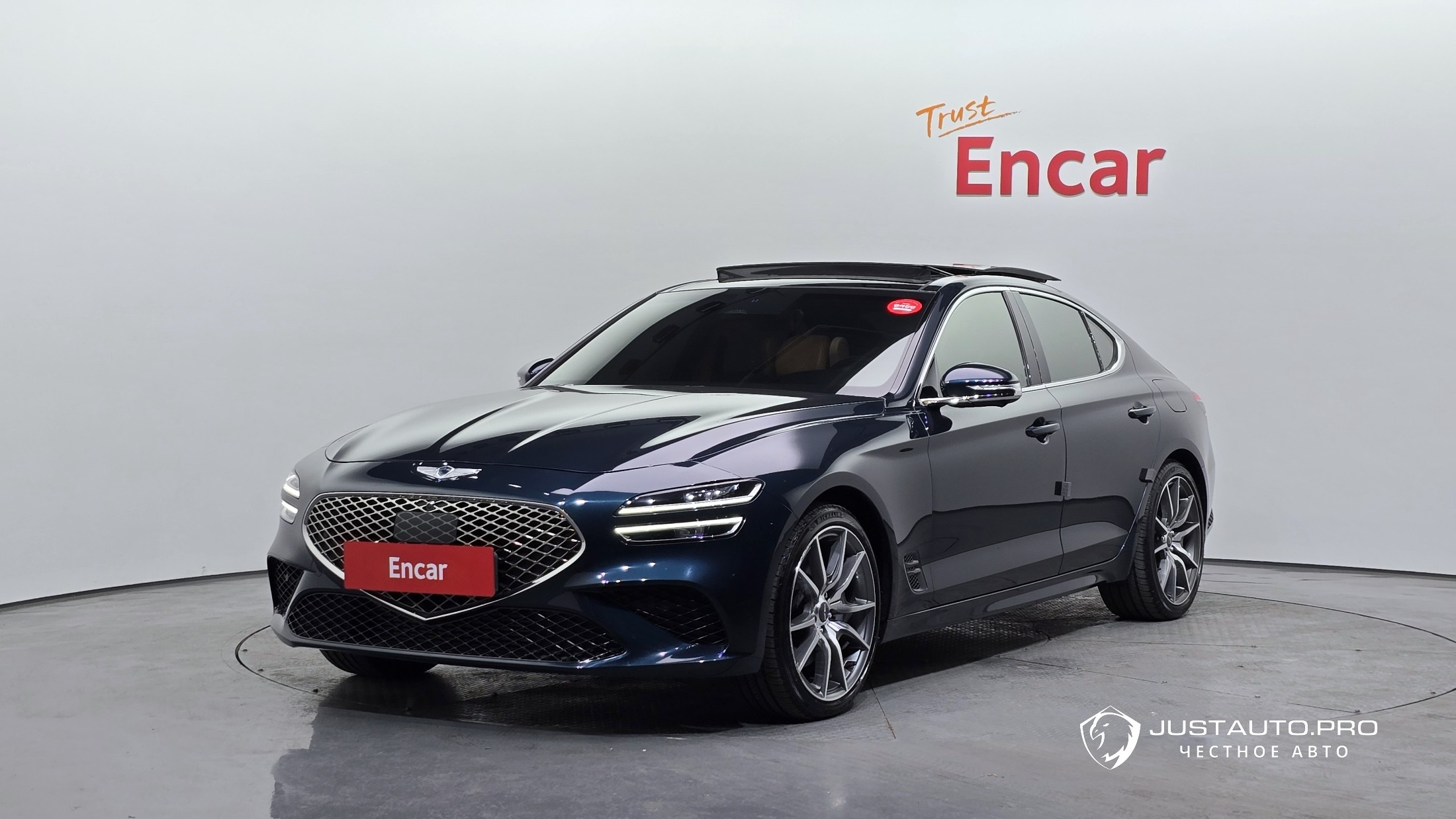 Автомобиль Genesis G70