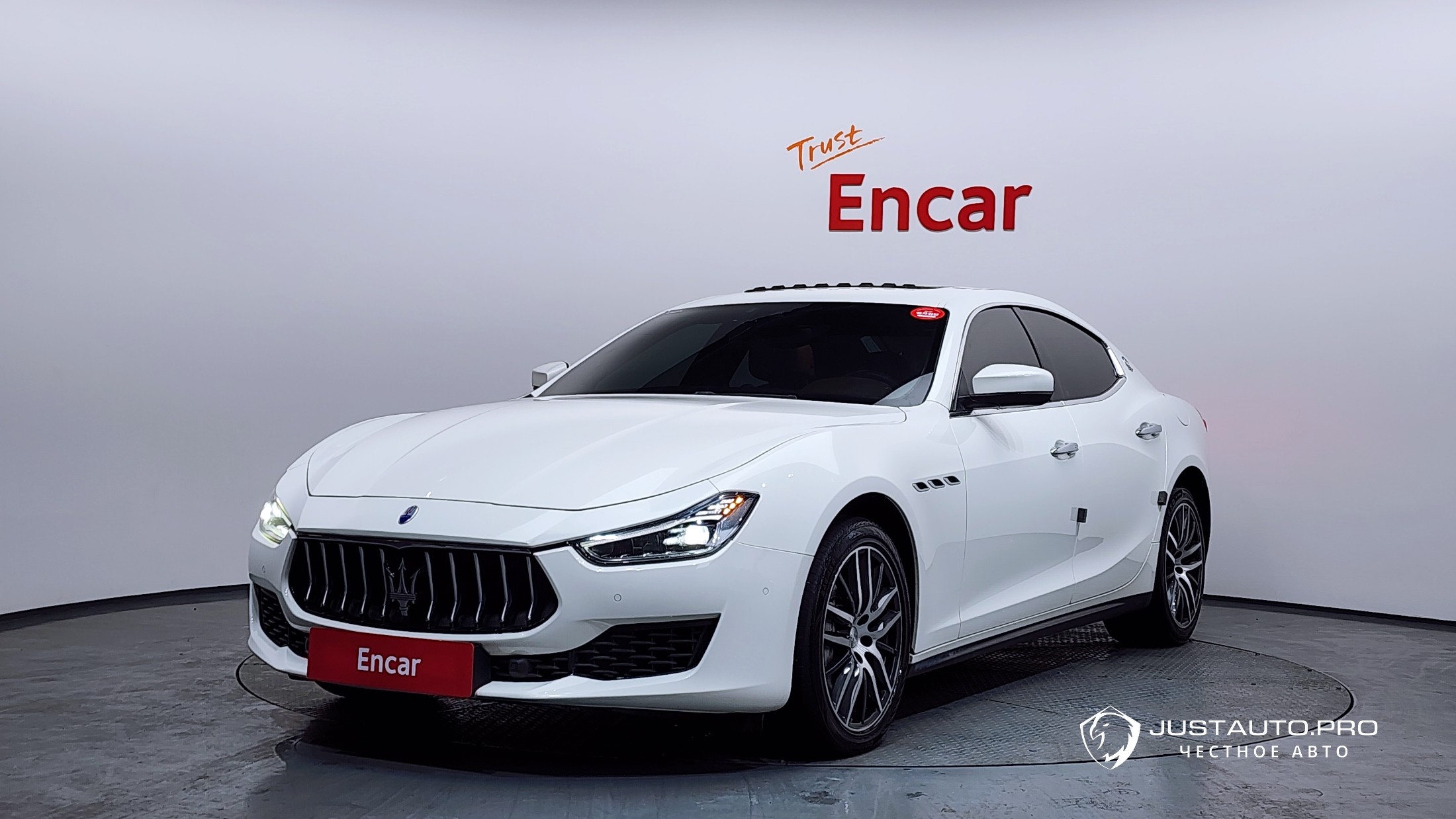 Автомобиль Maserati Ghibli