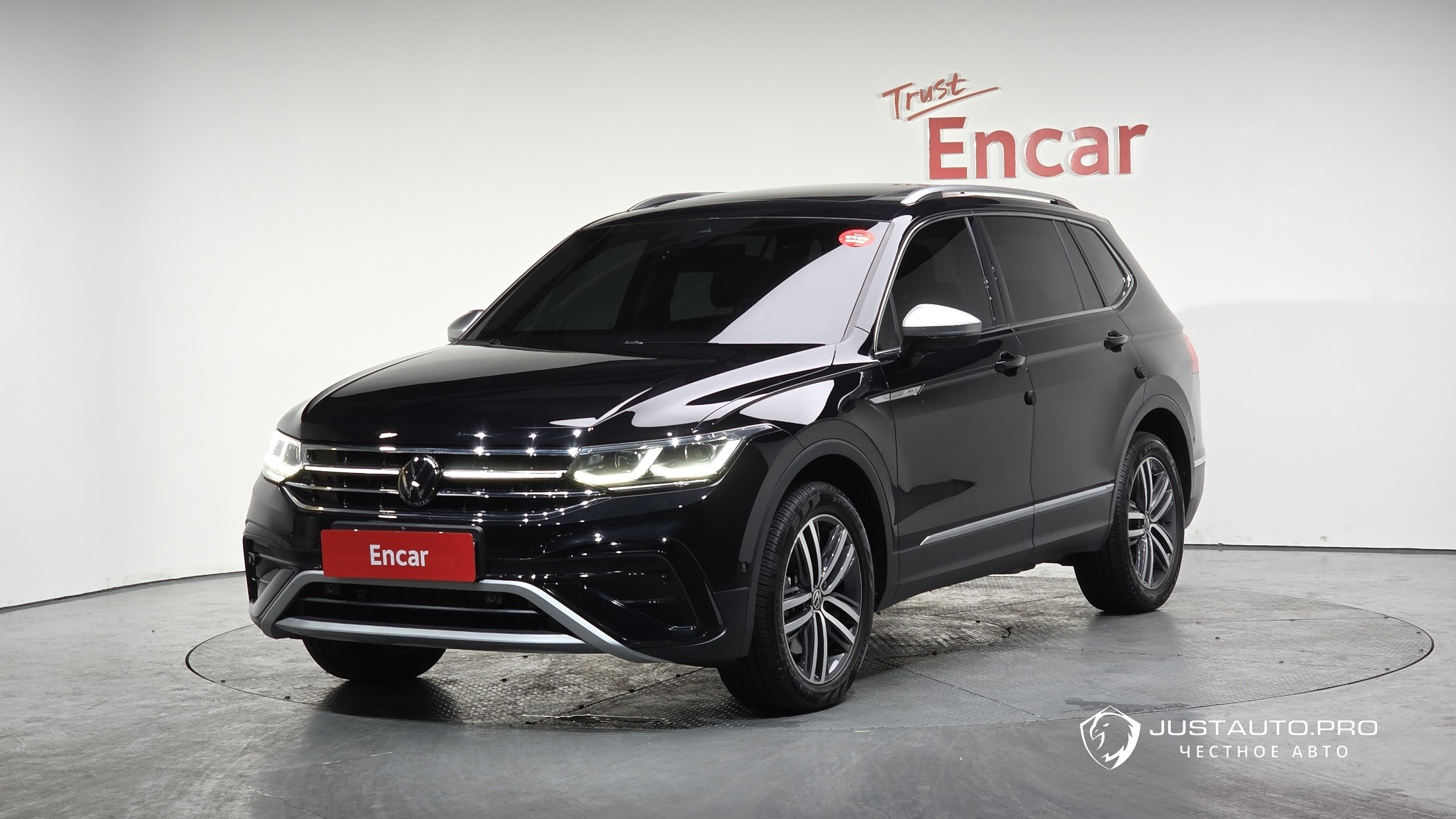 Автомобиль Volkswagen Tiguan