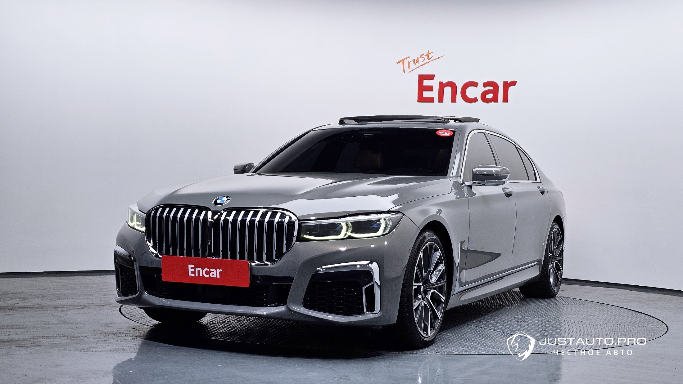 Автомобиль BMW 7-Series