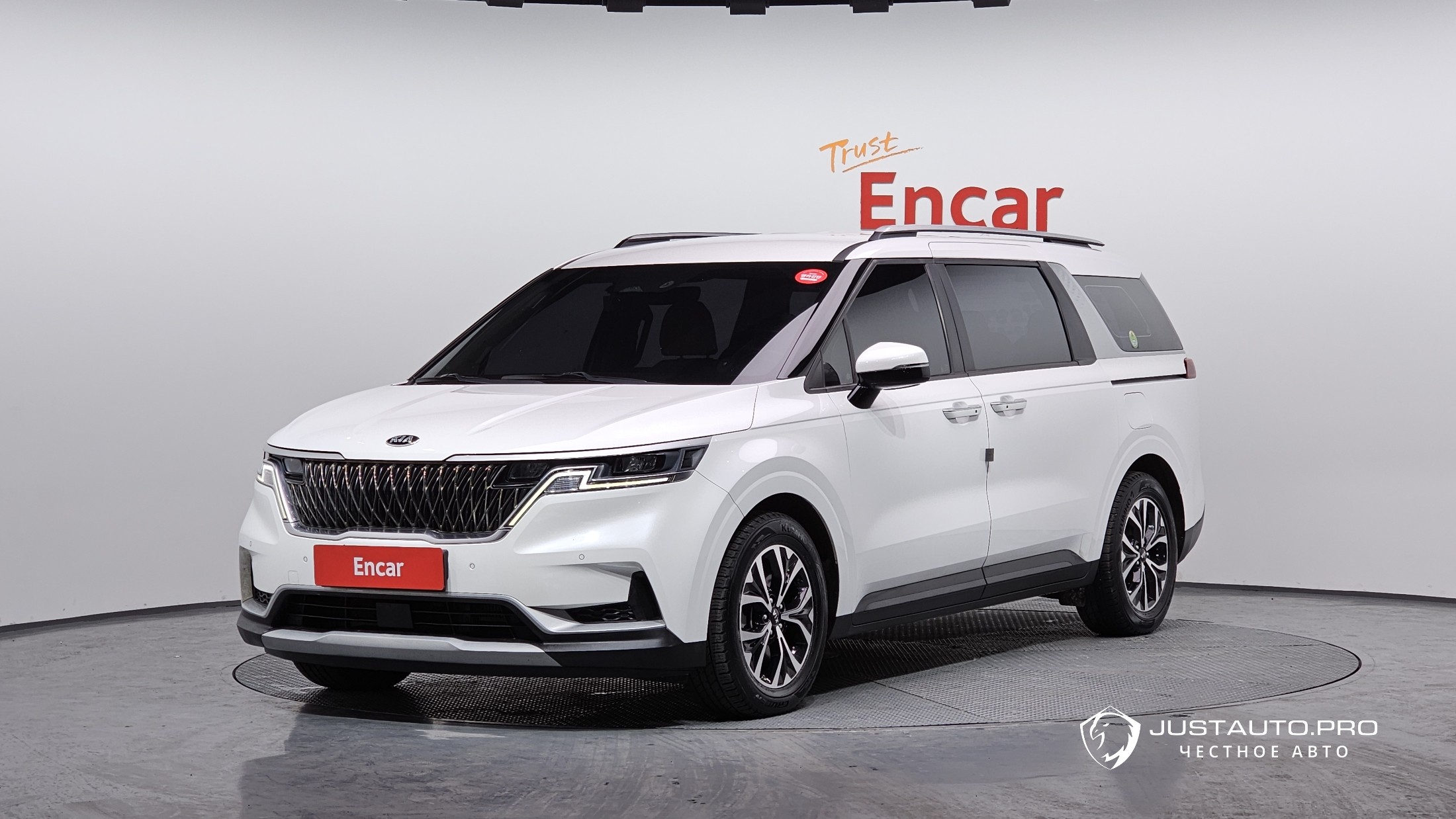 Автомобиль Kia Canival