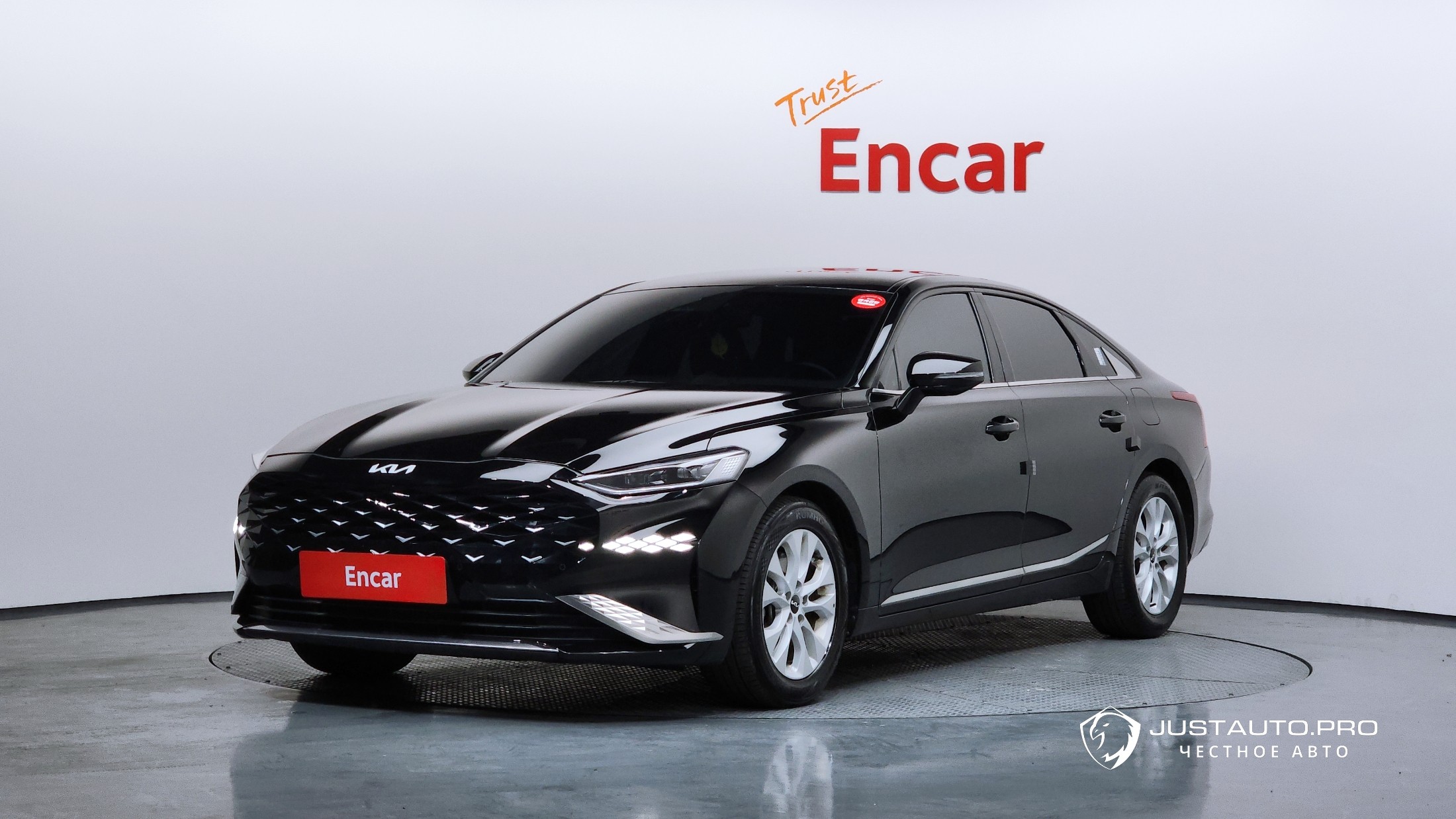 Автомобиль Kia K8