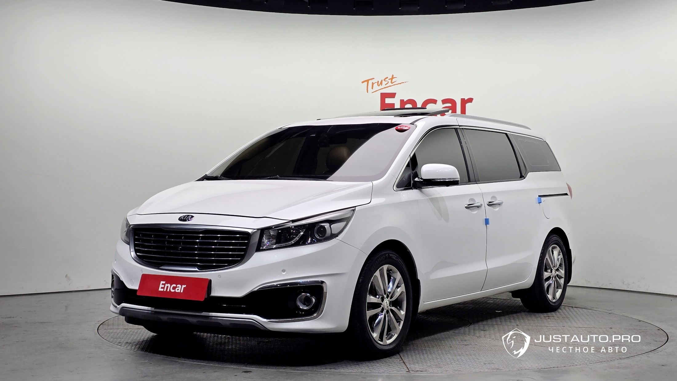 Автомобиль Kia Canival