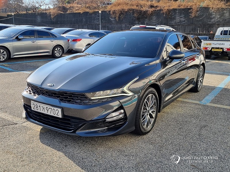 Автомобиль Kia K5