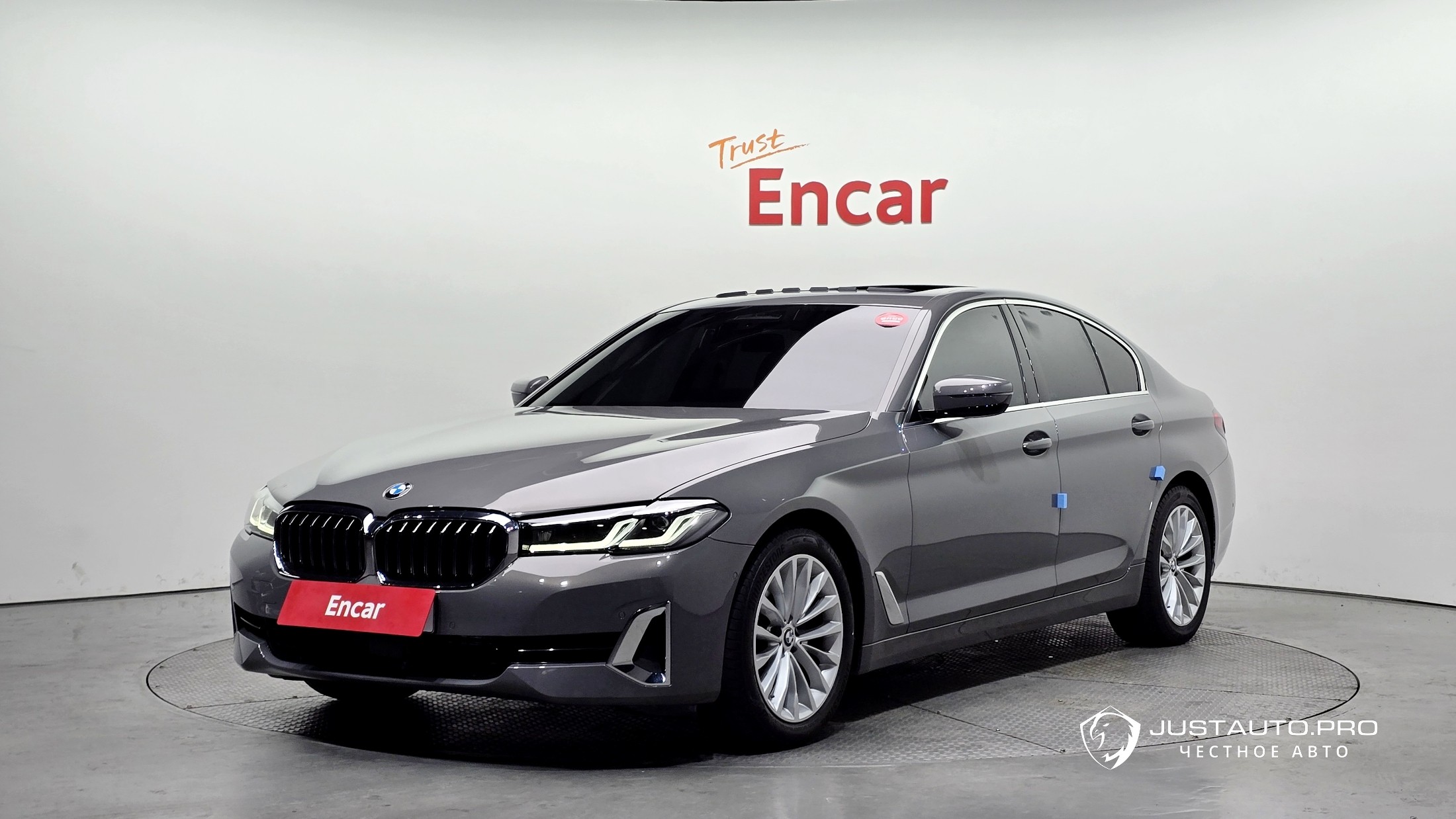 Автомобиль BMW 5-Series