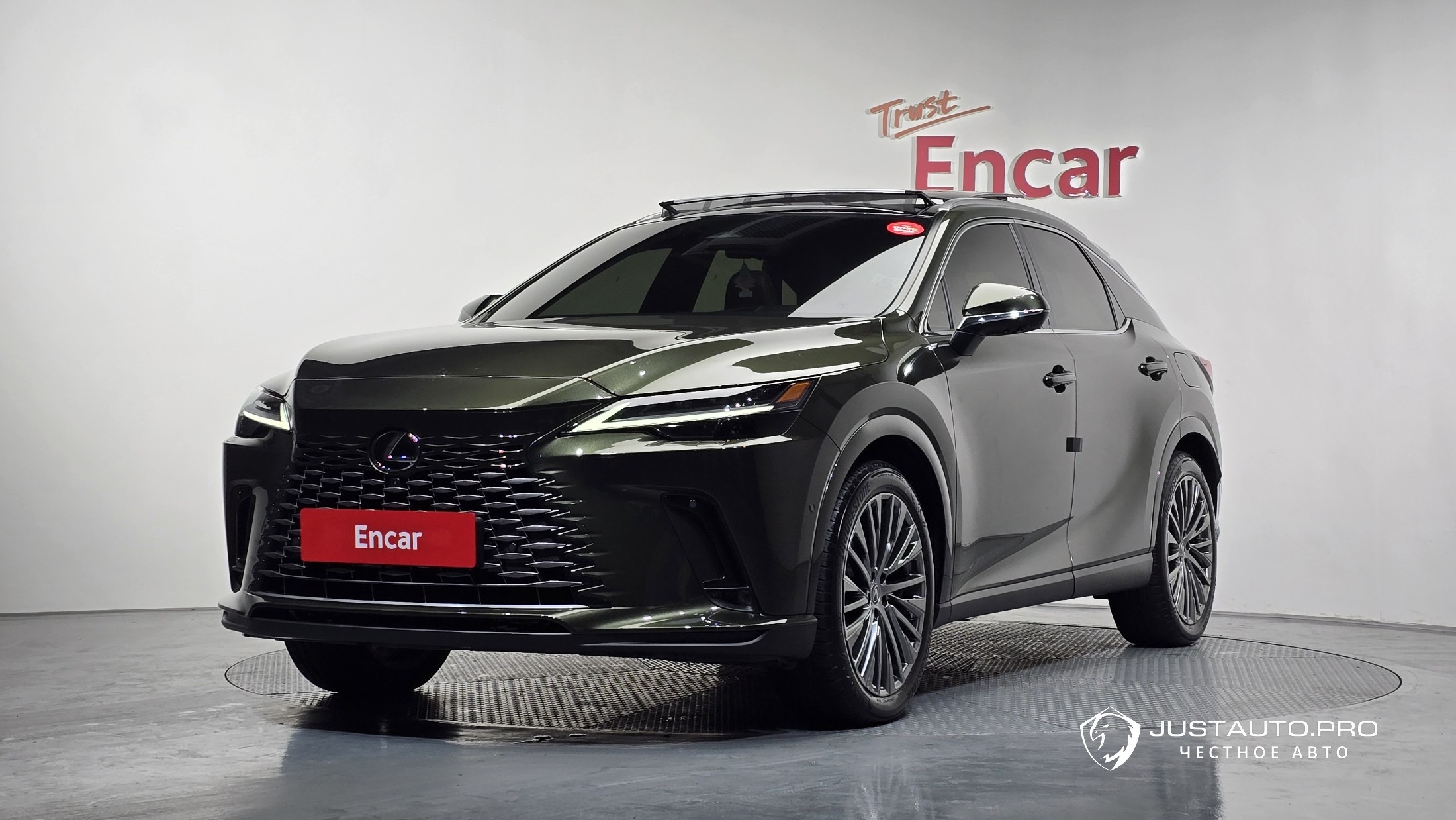 Автомобиль Lexus RX