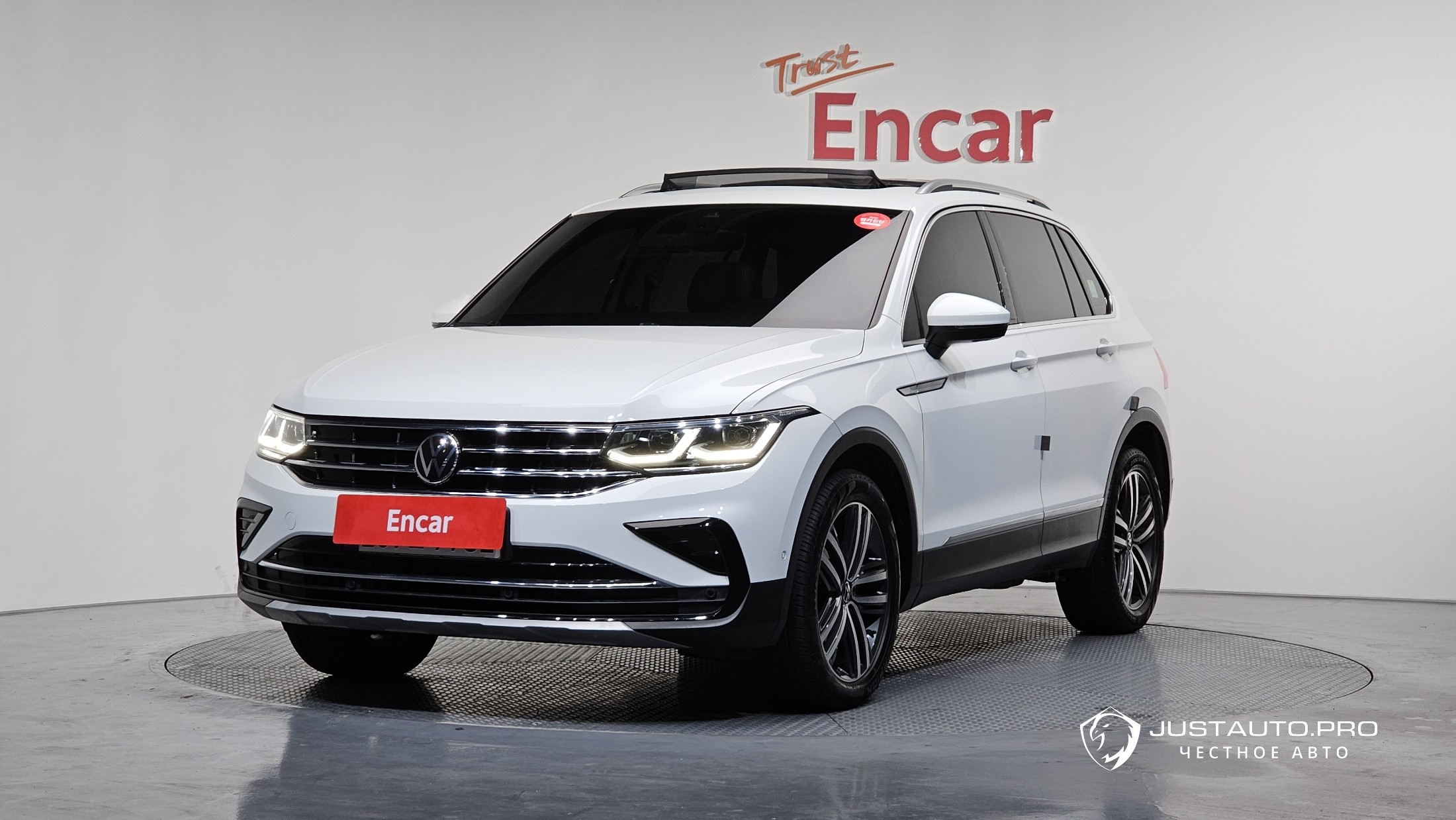 Автомобиль Volkswagen Tiguan