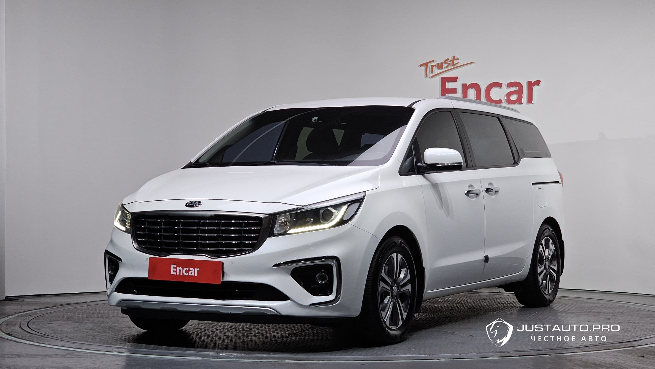 Автомобиль Kia Canival