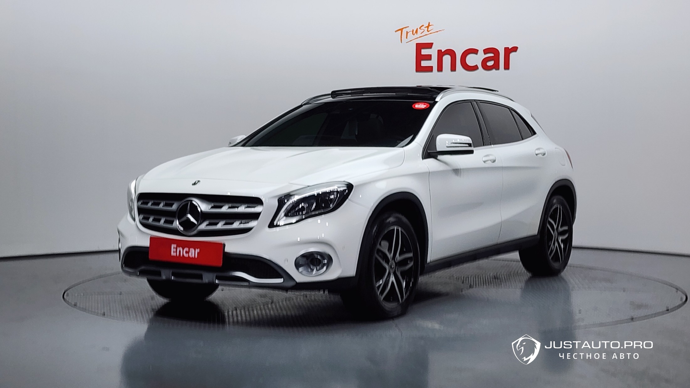 Автомобиль Mercedes-Benz GLA-Class