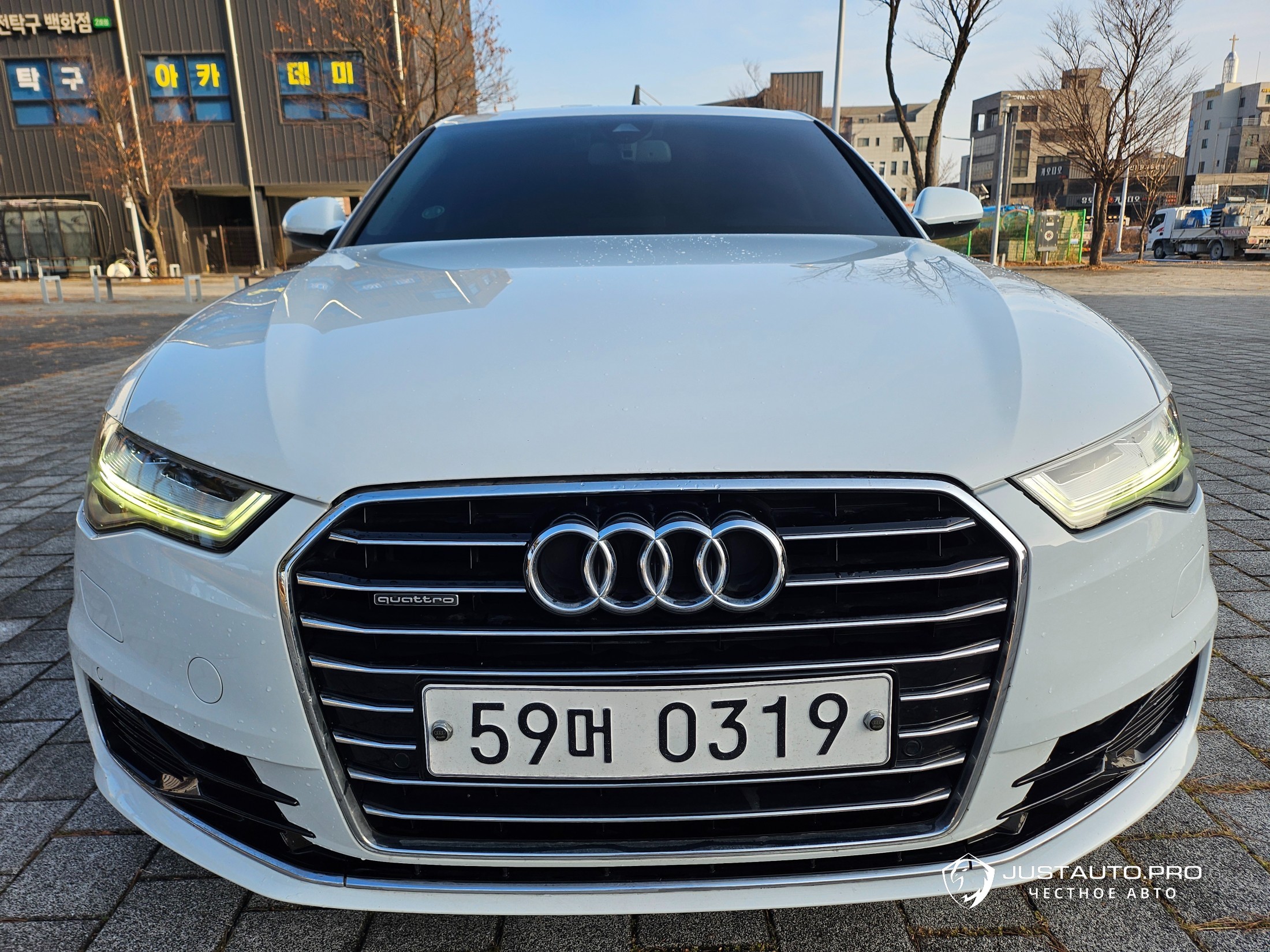 Автомобиль Audi A6