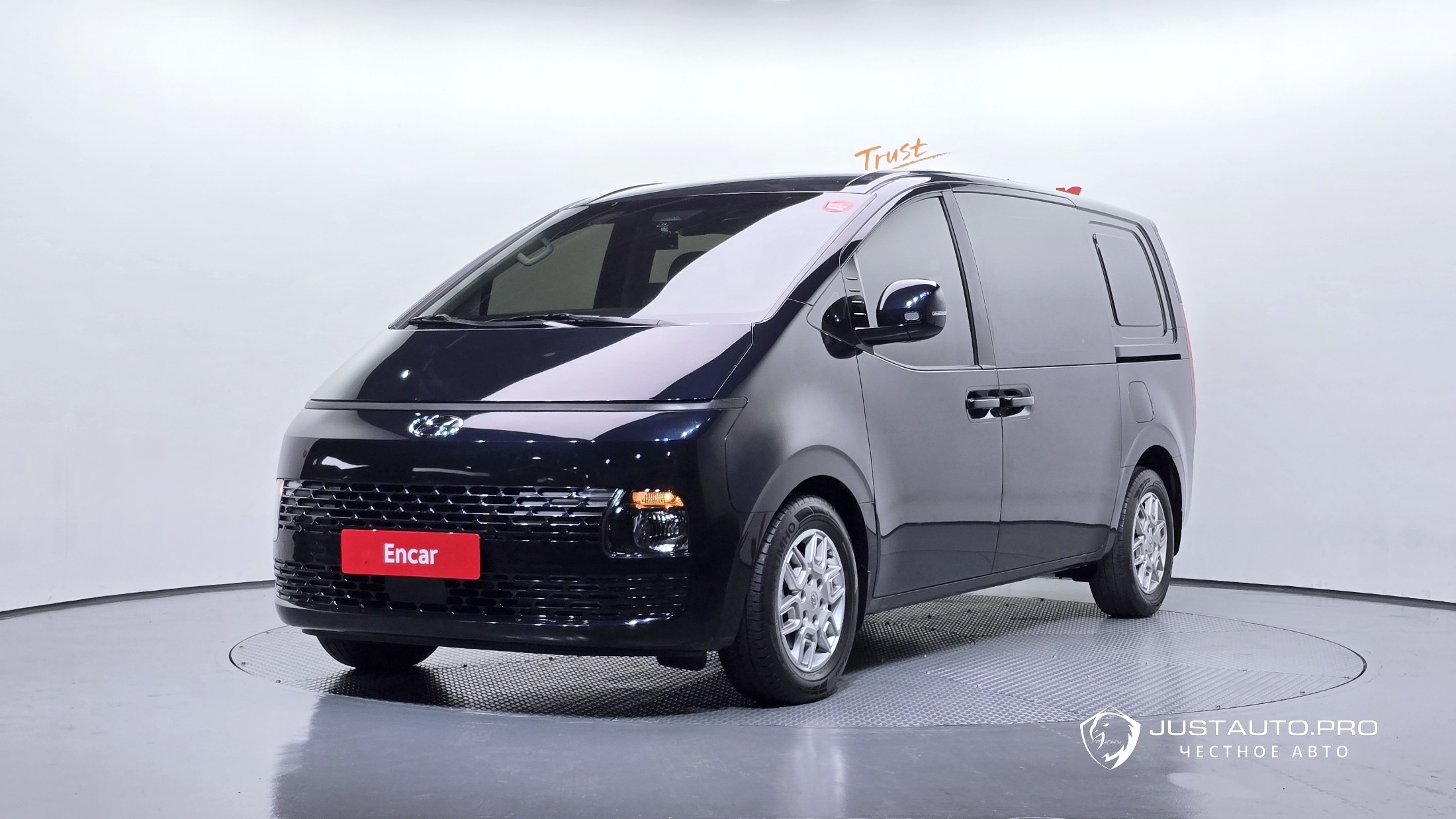 Автомобиль Hyundai Staria