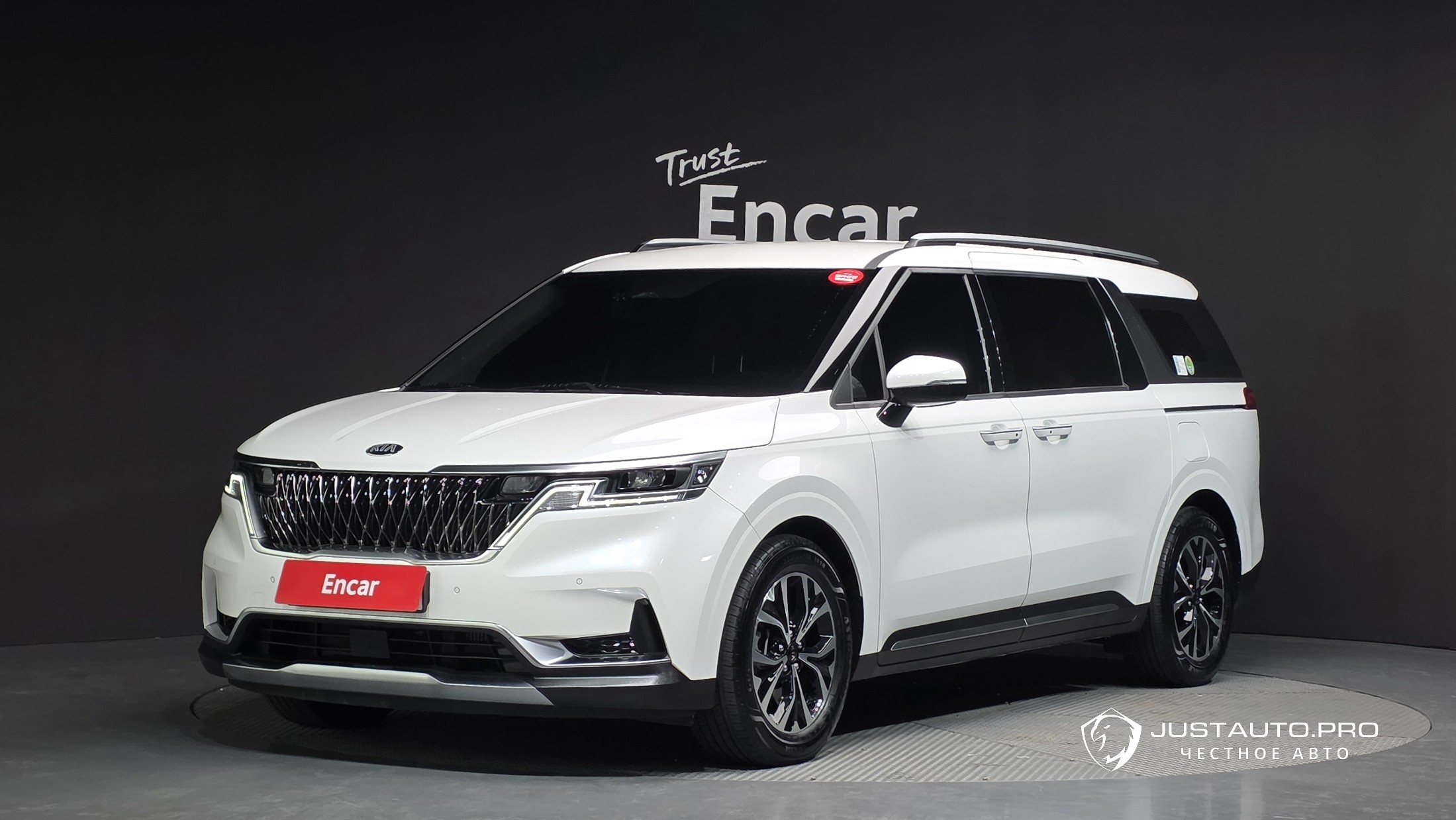 Автомобиль Kia Canival