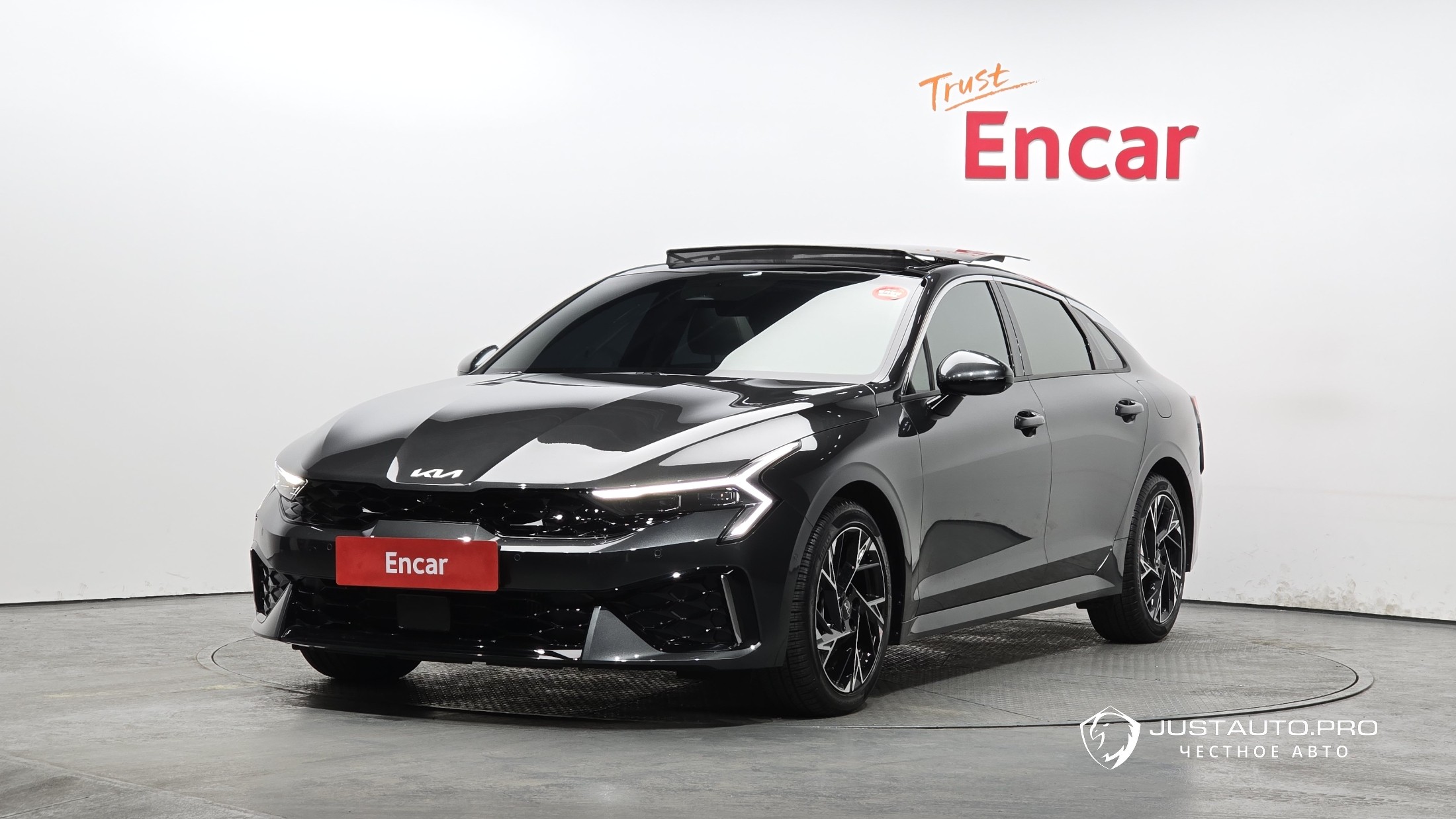 Автомобиль Kia K5