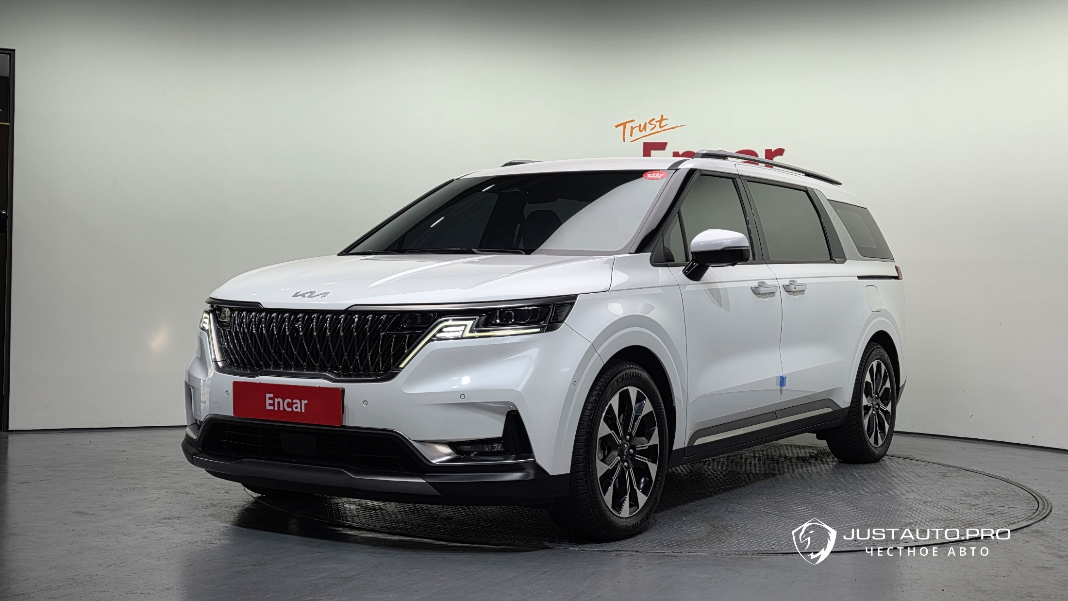 Автомобиль Kia Canival