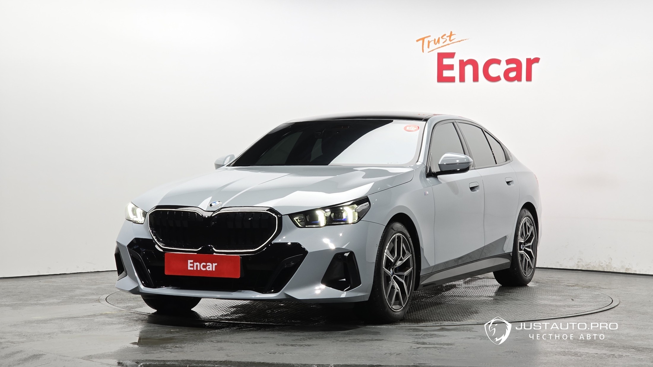 Автомобиль BMW 5-Series