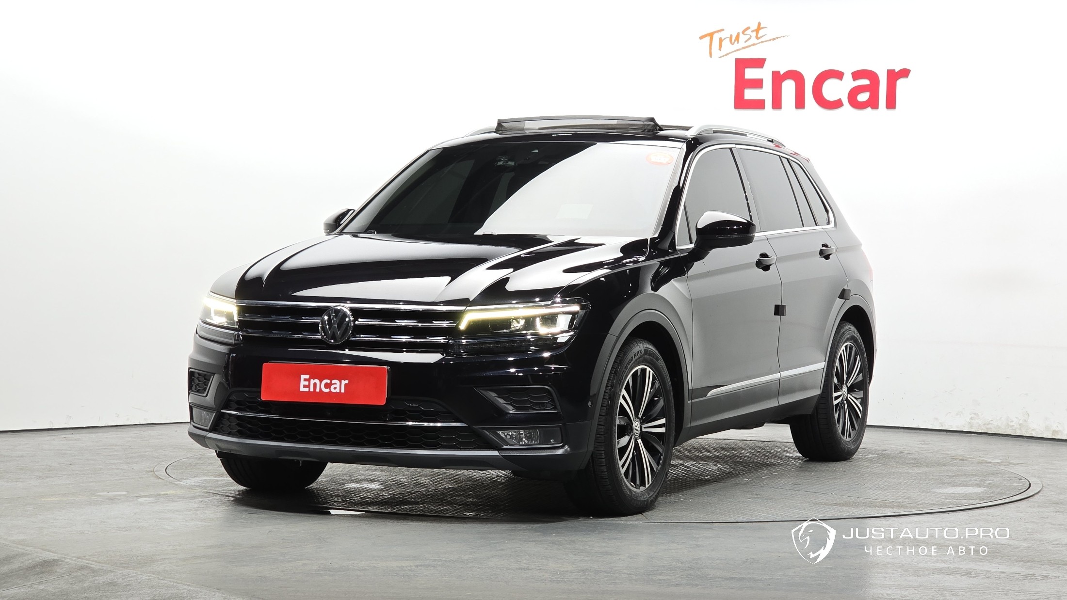 Автомобиль Volkswagen Tiguan