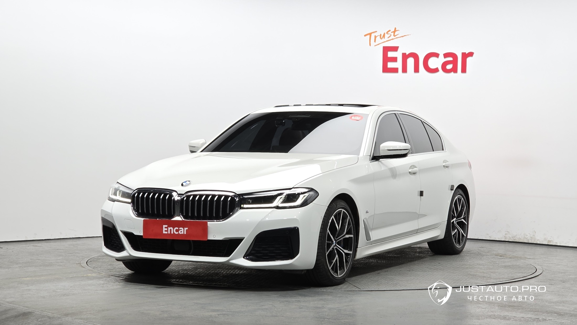 Автомобиль BMW 5-Series