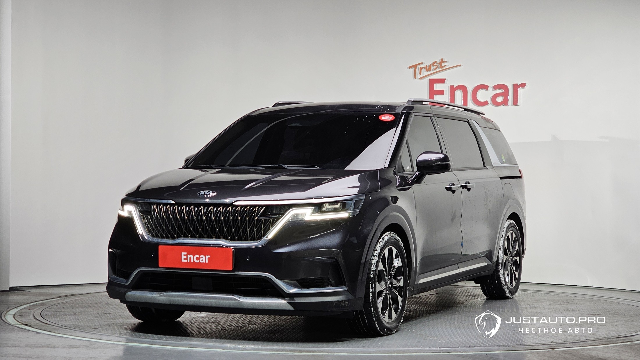 Автомобиль Kia Canival