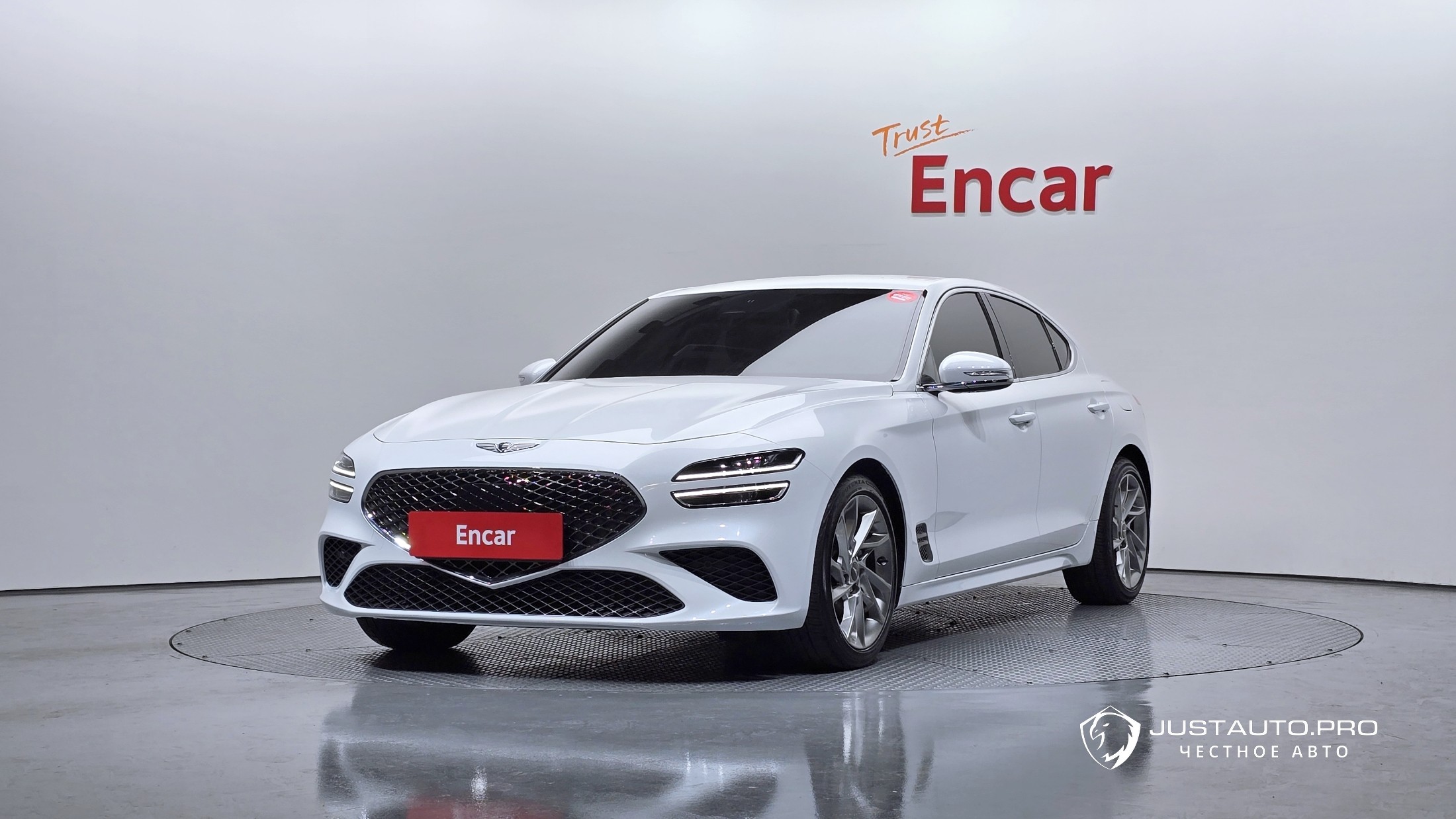 Автомобиль Genesis G70