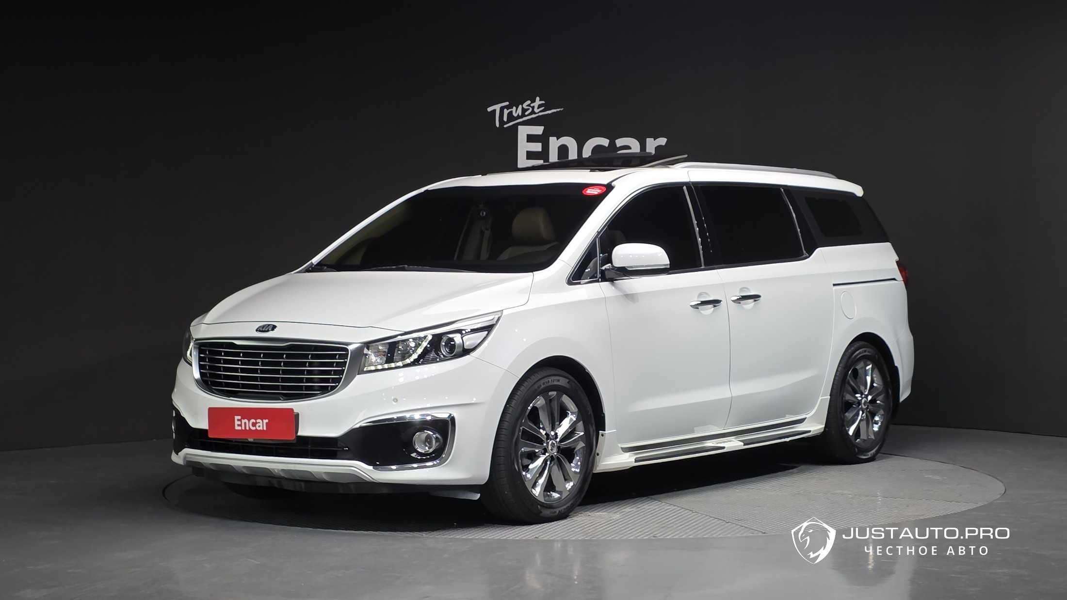 Автомобиль Kia Canival