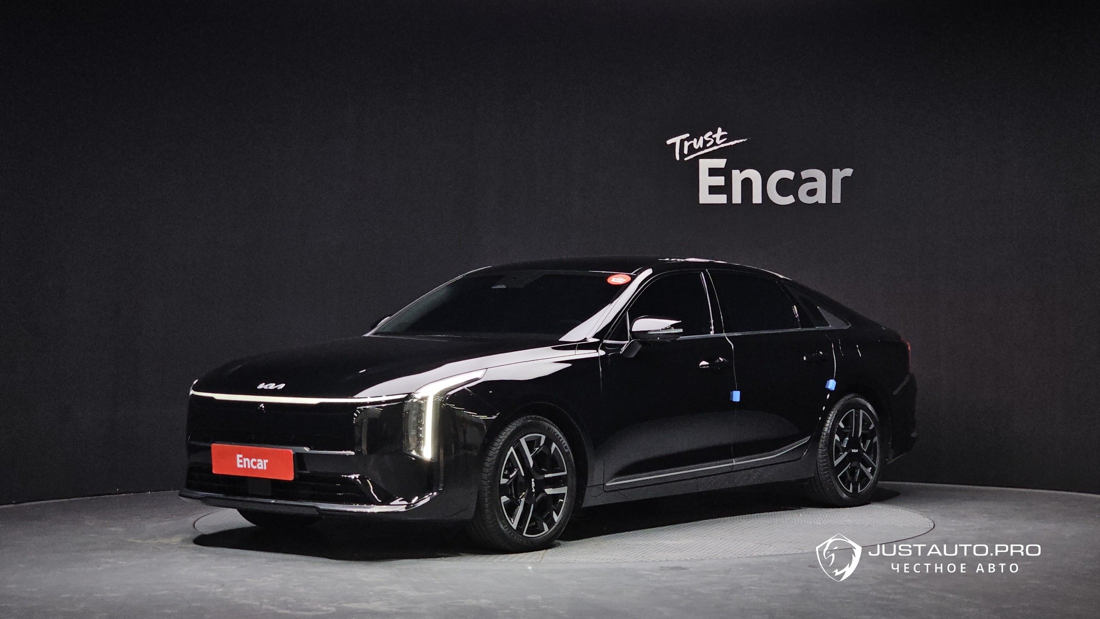 Автомобиль Kia K8