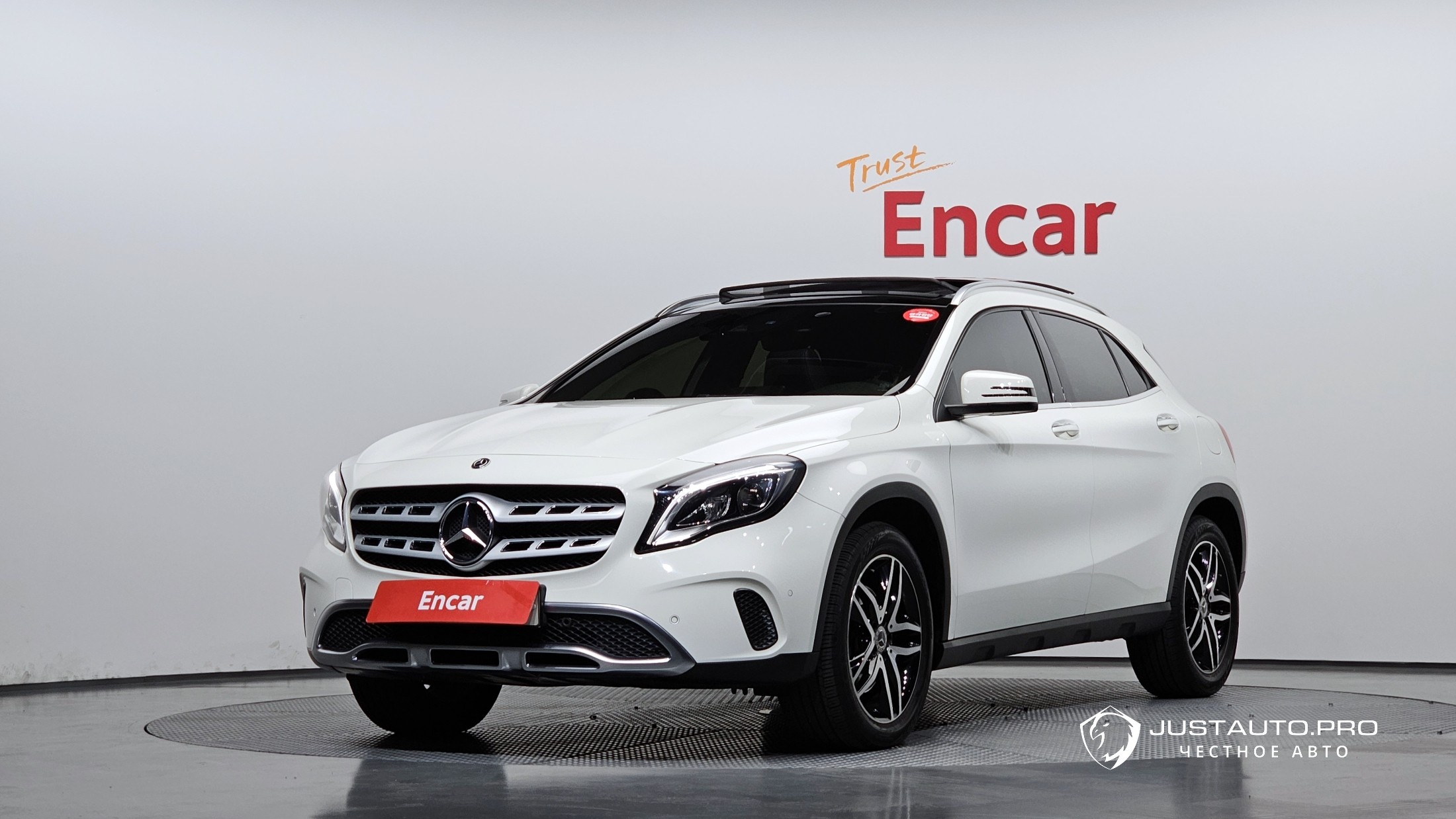 Автомобиль Mercedes-Benz GLA-Class