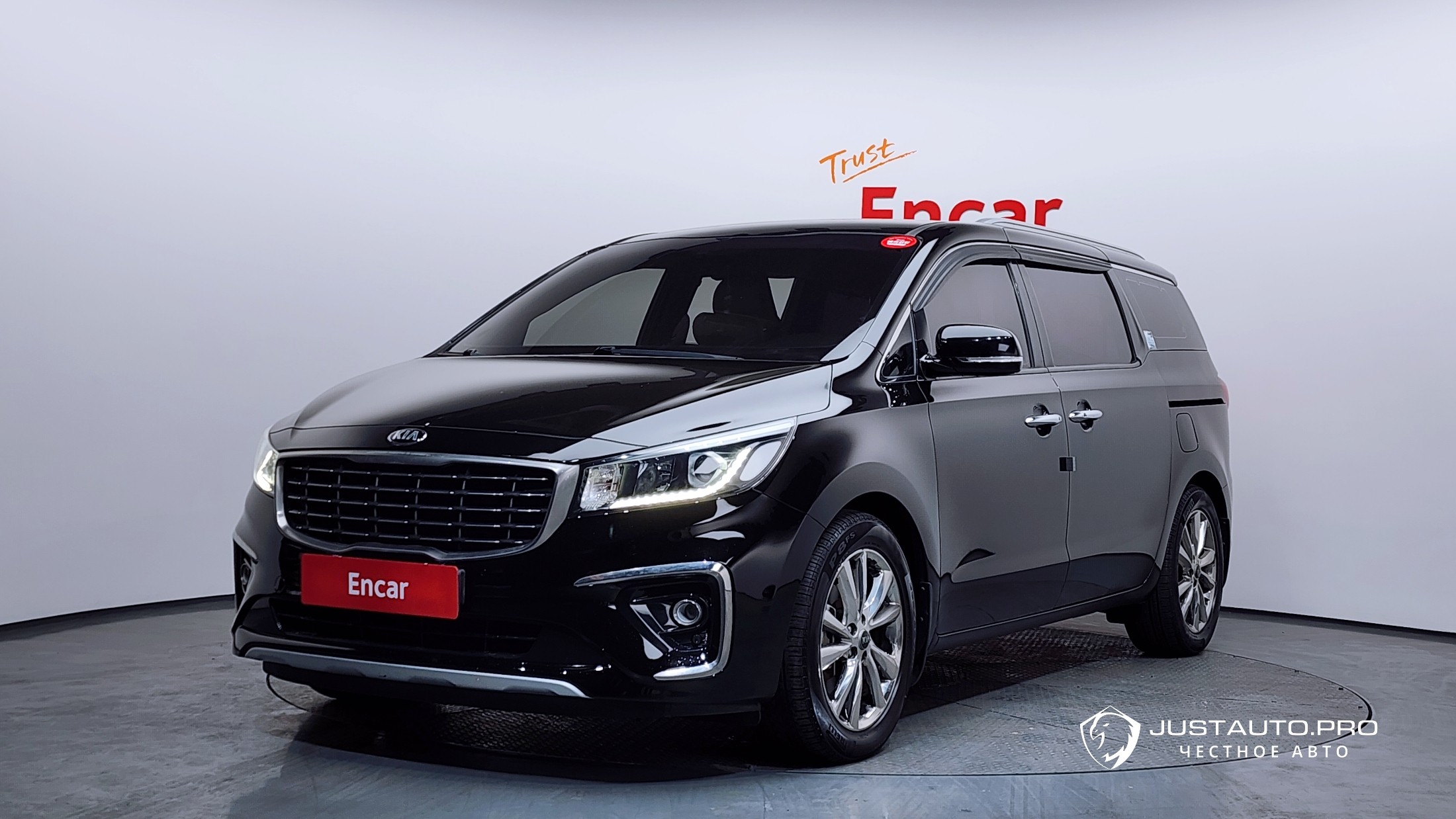Автомобиль Kia Canival