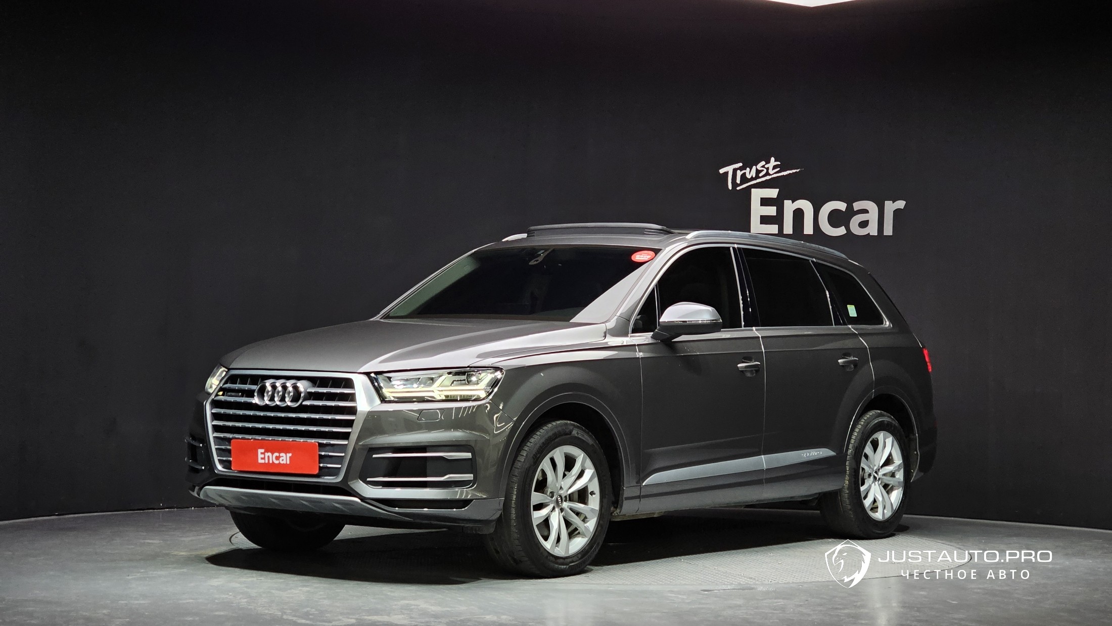 Автомобиль Audi Q7
