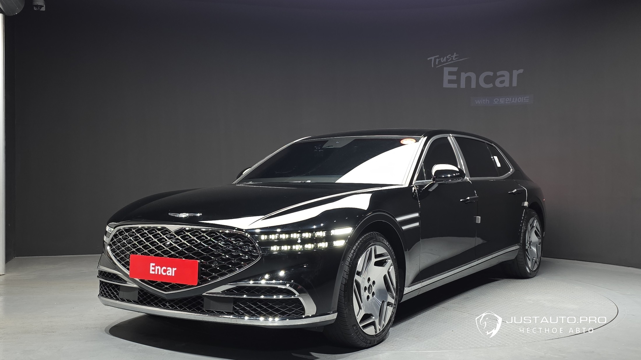 Автомобиль Genesis G90