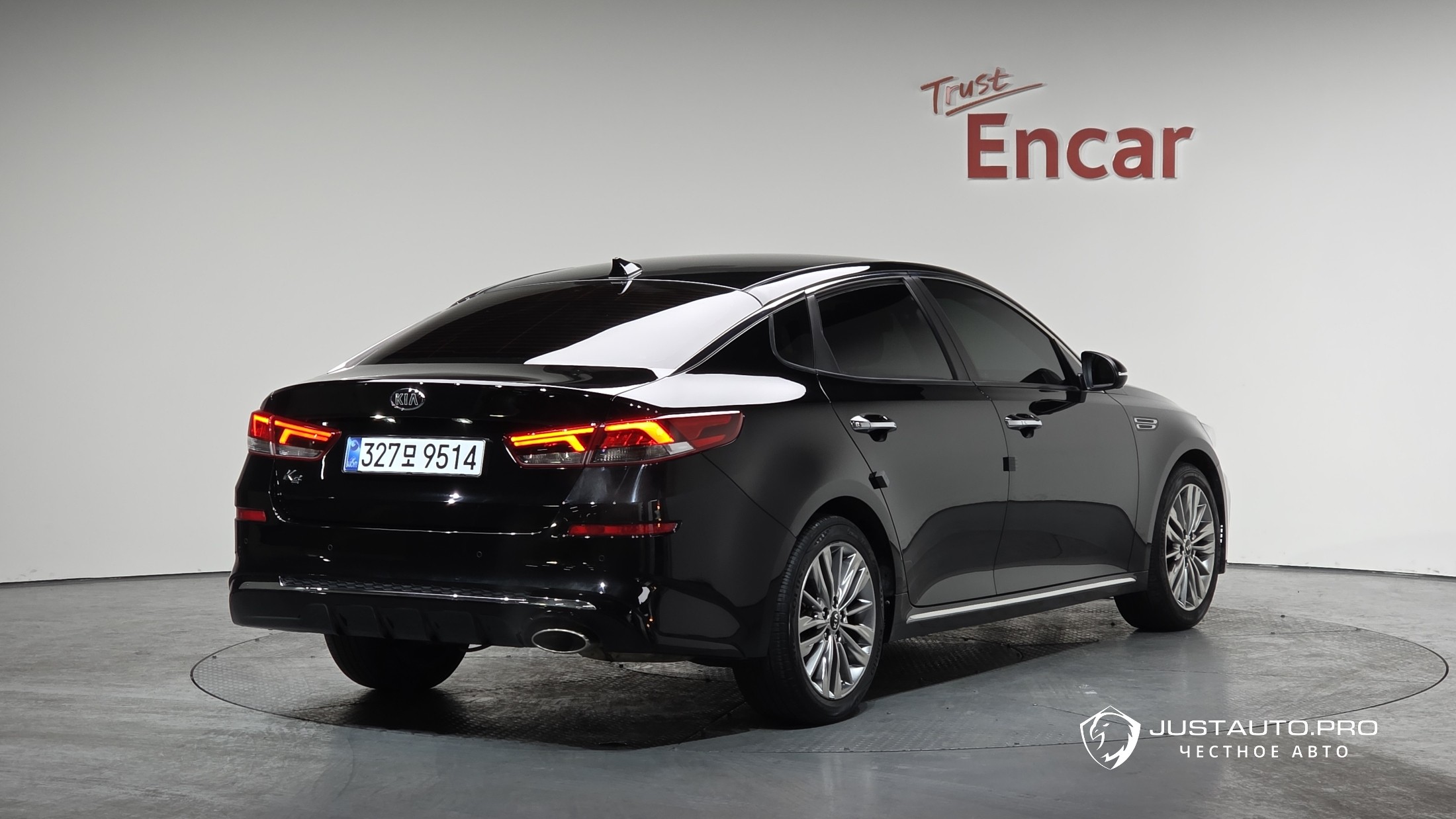 Автомобиль Kia K5