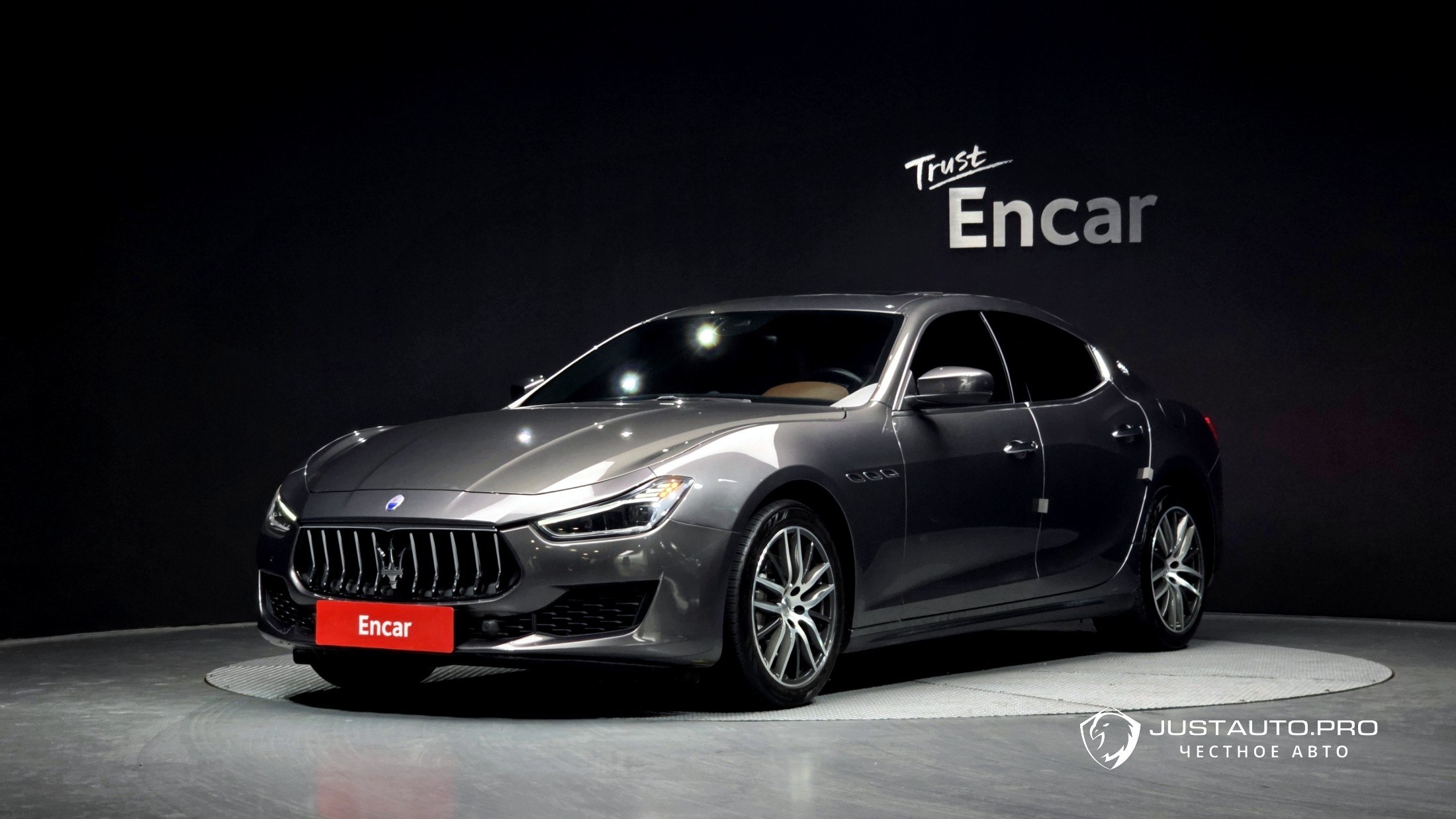 Автомобиль Maserati Ghibli