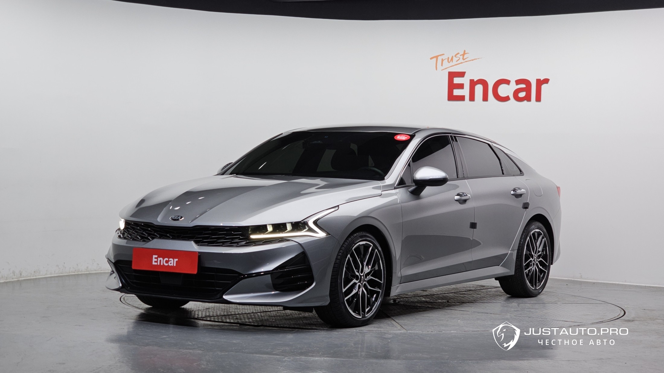 Автомобиль Kia K5