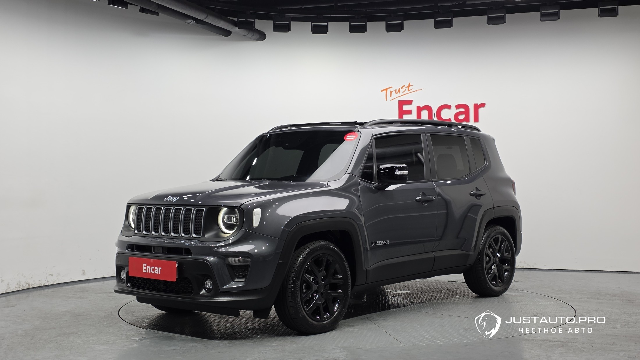 Автомобиль Jeep Renegade