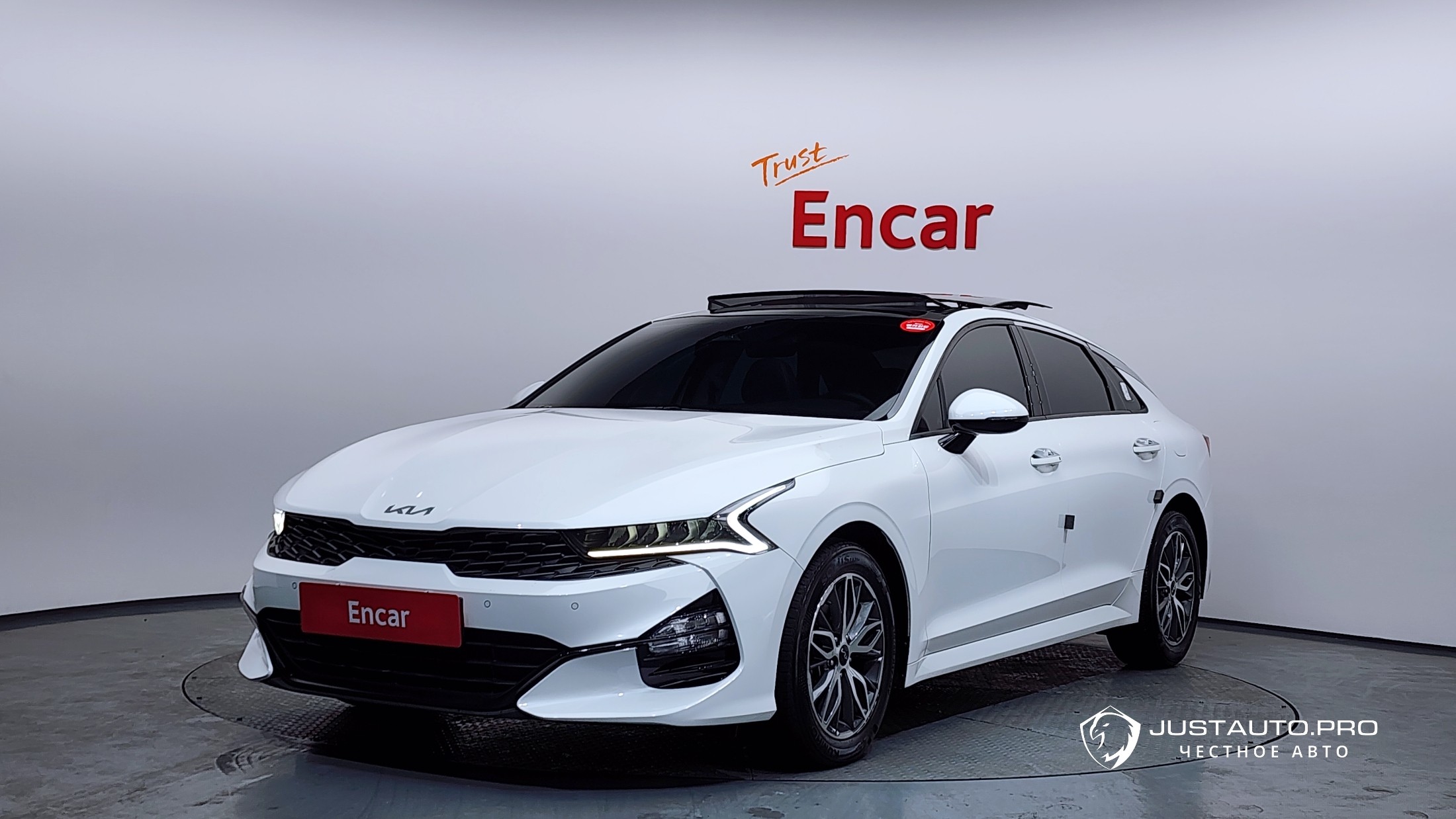 Автомобиль Kia K5