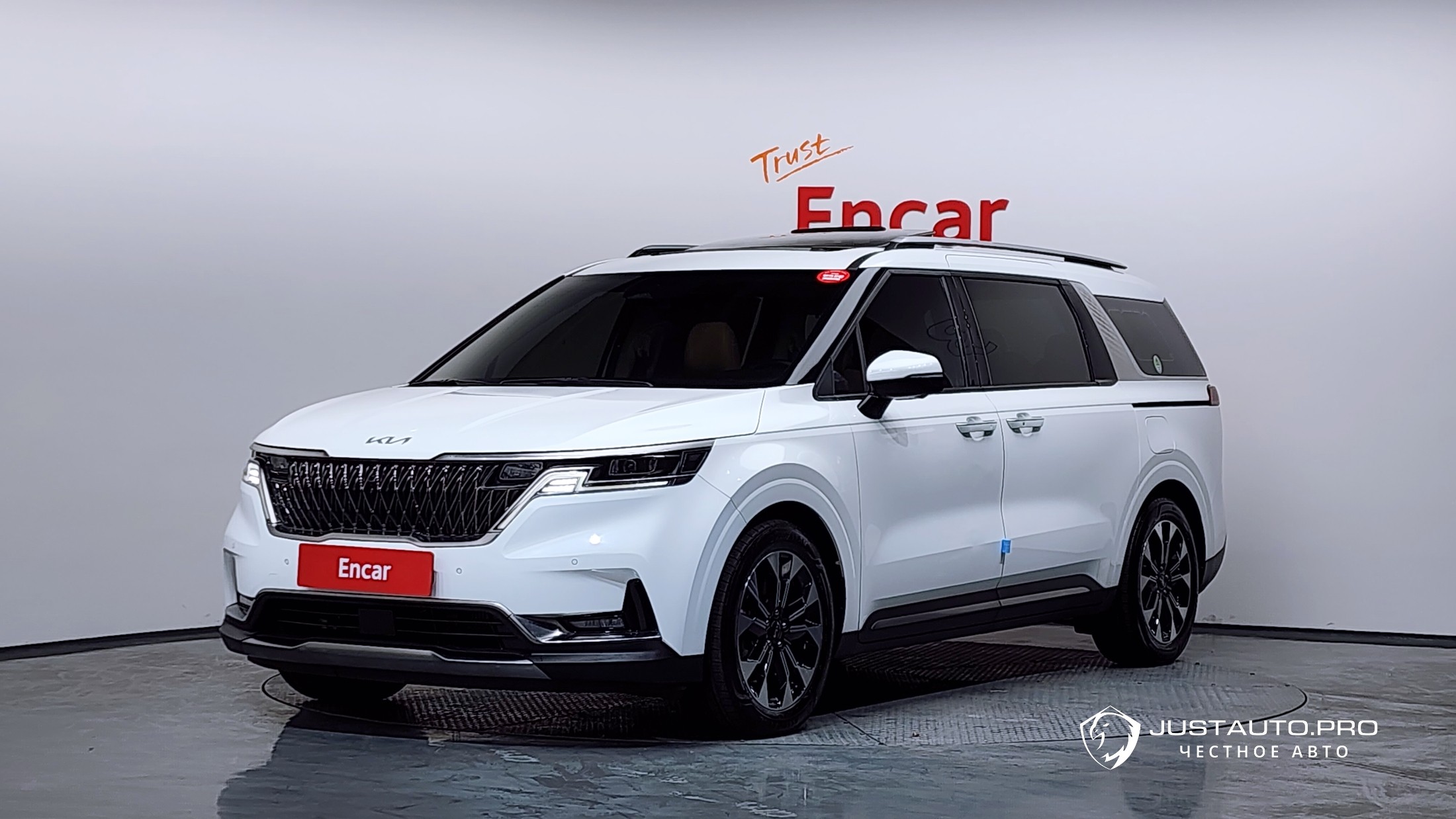 Автомобиль Kia Canival